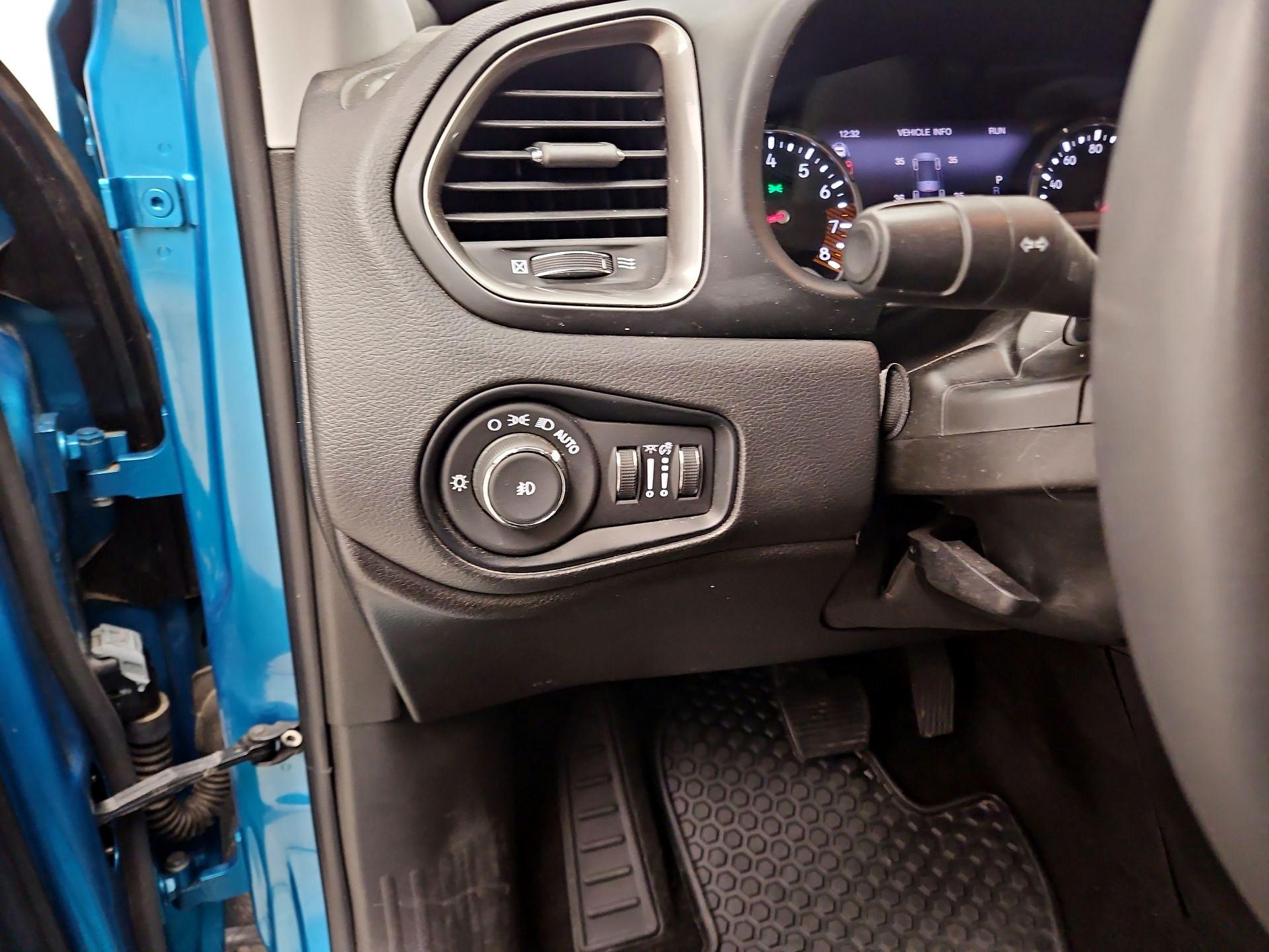 Thumbnail: 2022 Jeep Renegade - 13