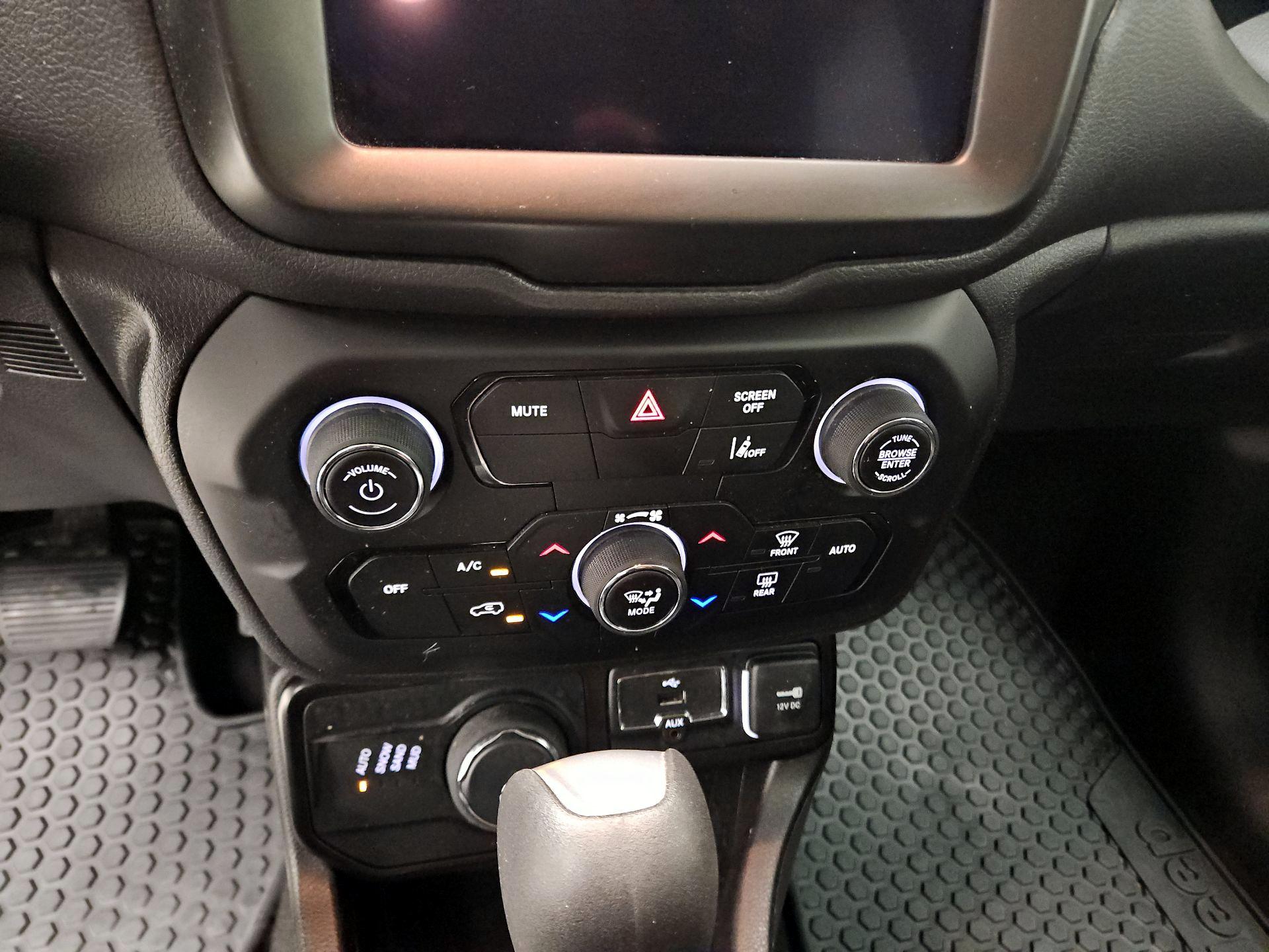 Thumbnail: 2022 Jeep Renegade - 17