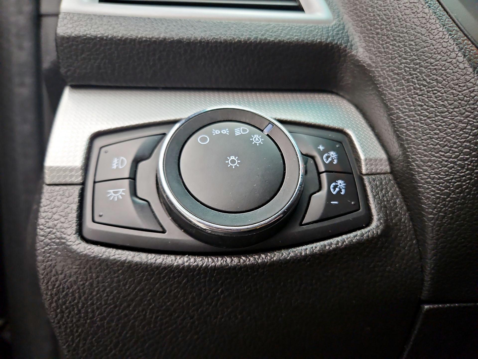 Thumbnail: 2014 Ford Explorer - 13