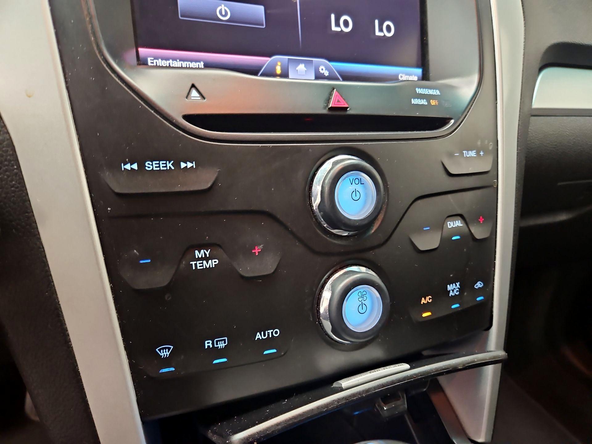 Thumbnail: 2014 Ford Explorer - 17