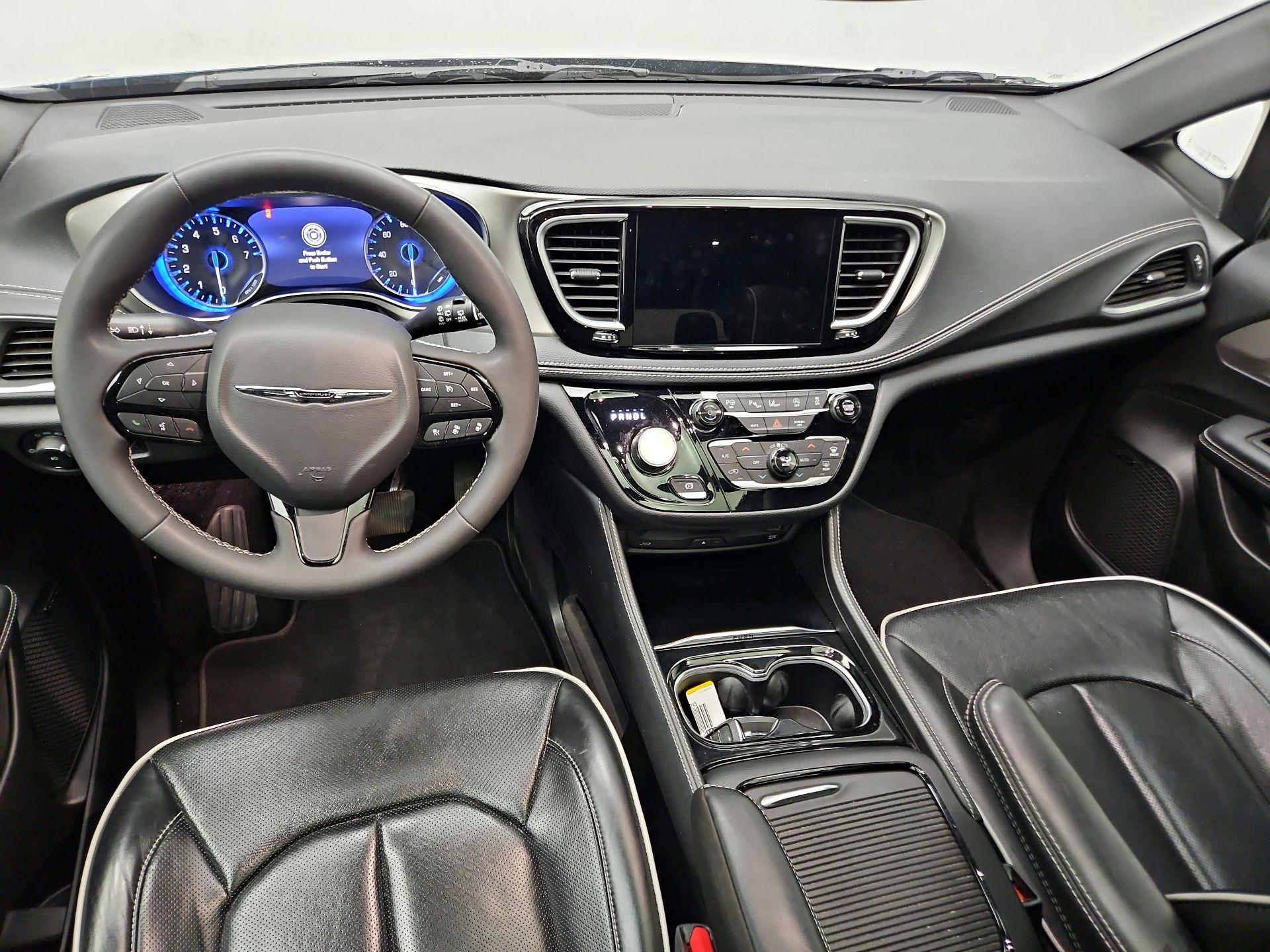 Thumbnail: 2023 Chrysler Pacifica - 9
