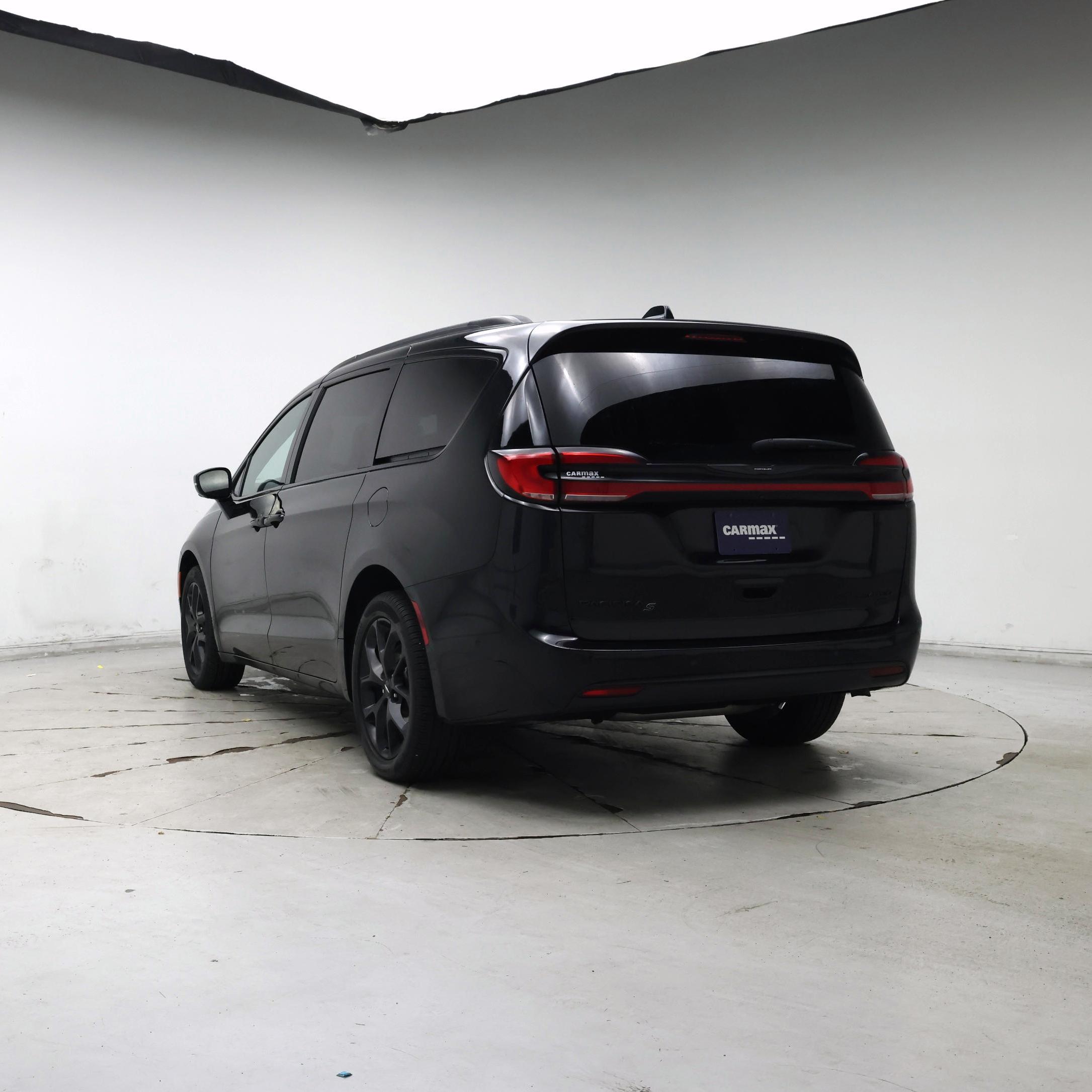 Thumbnail: 2023 Chrysler Pacifica - 2