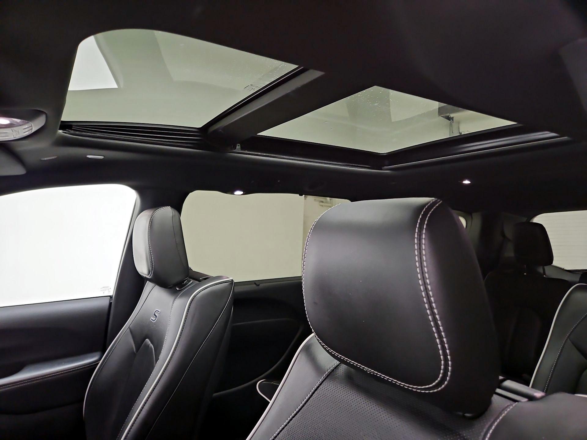 Thumbnail: 2023 Chrysler Pacifica - 20