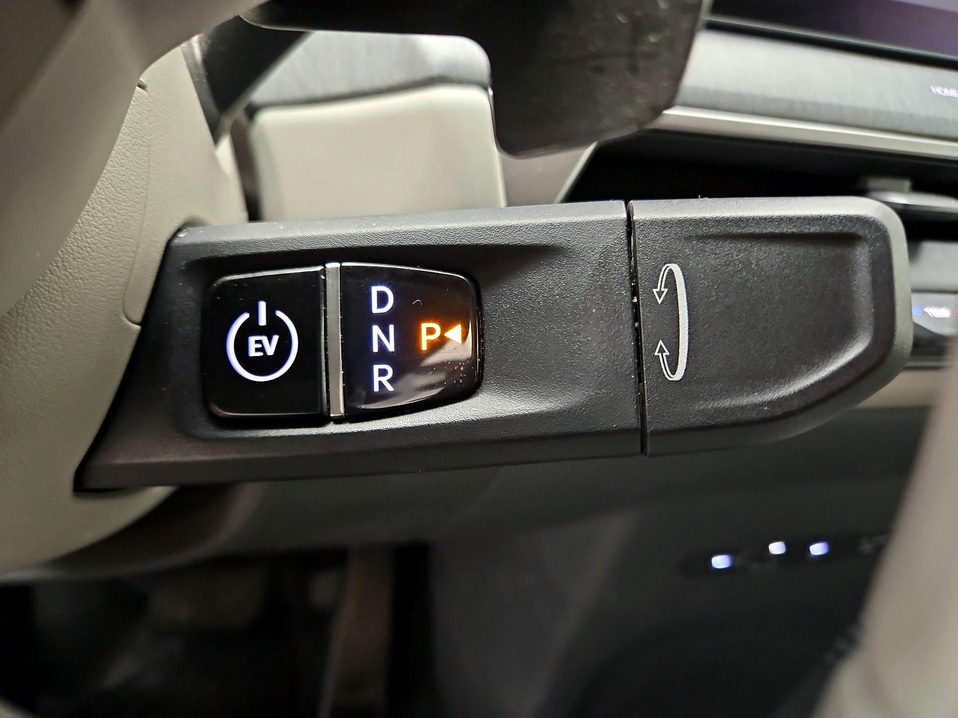 Thumbnail: 2024 Kia EV9 - 18