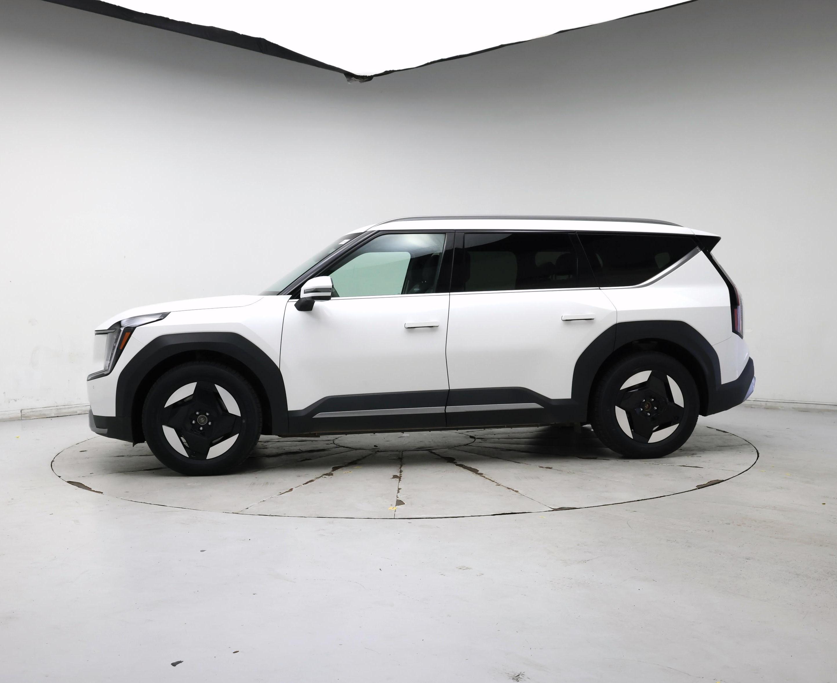 Thumbnail: 2024 Kia EV9 - 3