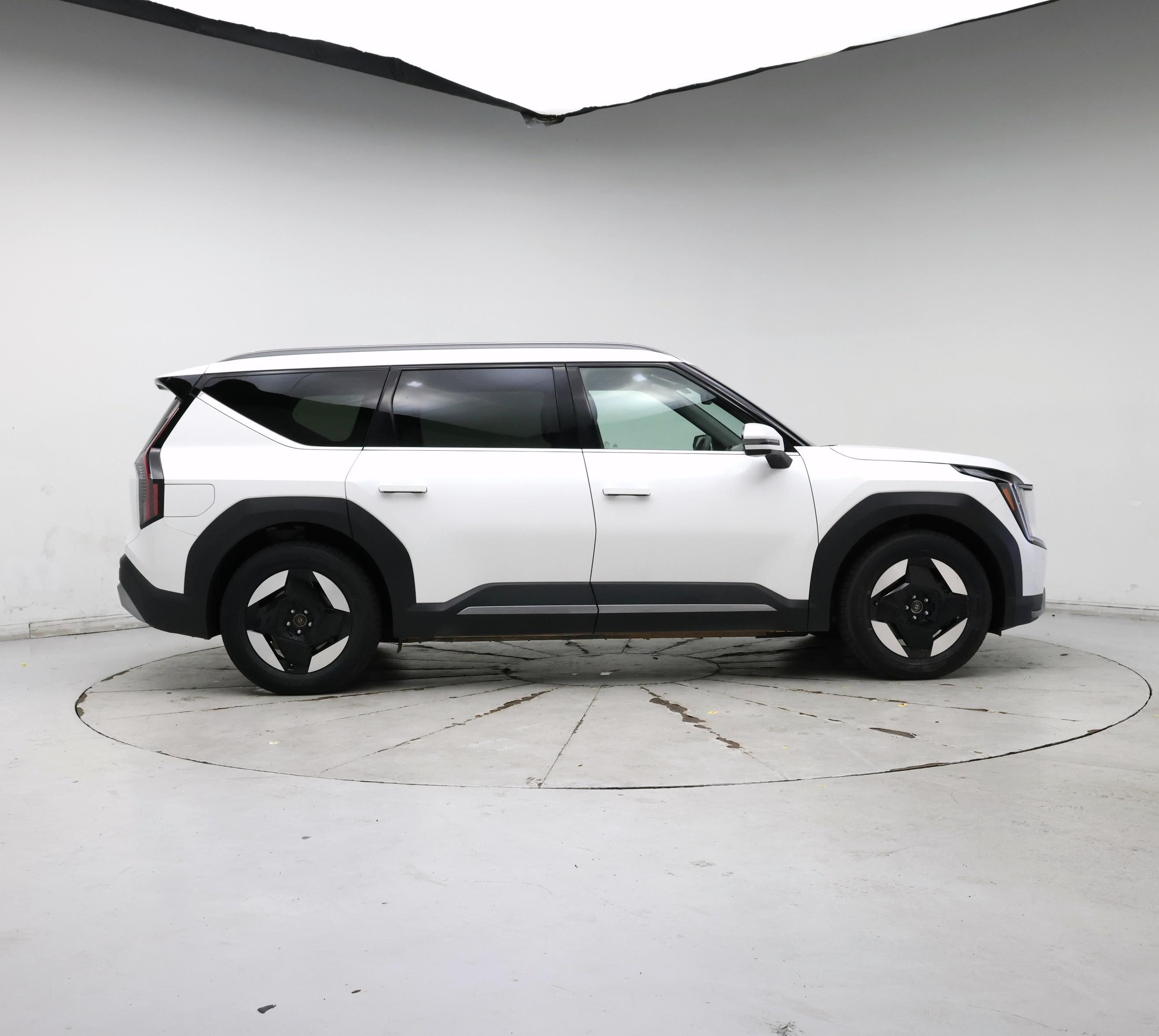 Thumbnail: 2024 Kia EV9 - 7