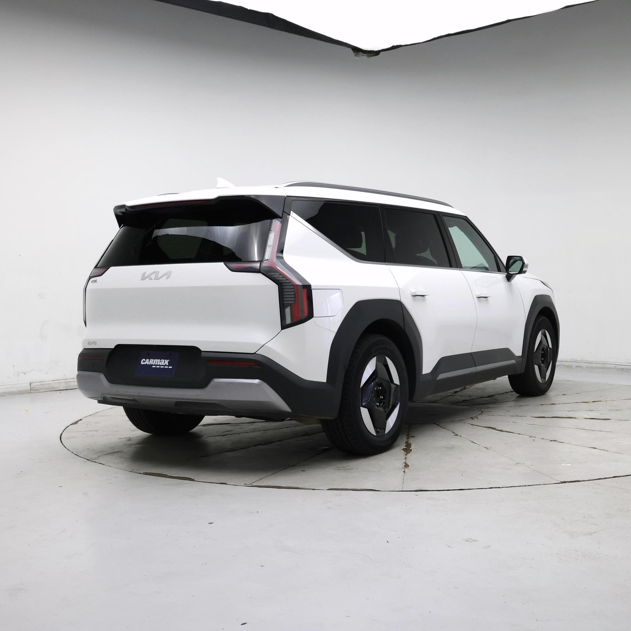 Thumbnail: 2024 Kia EV9 - 8