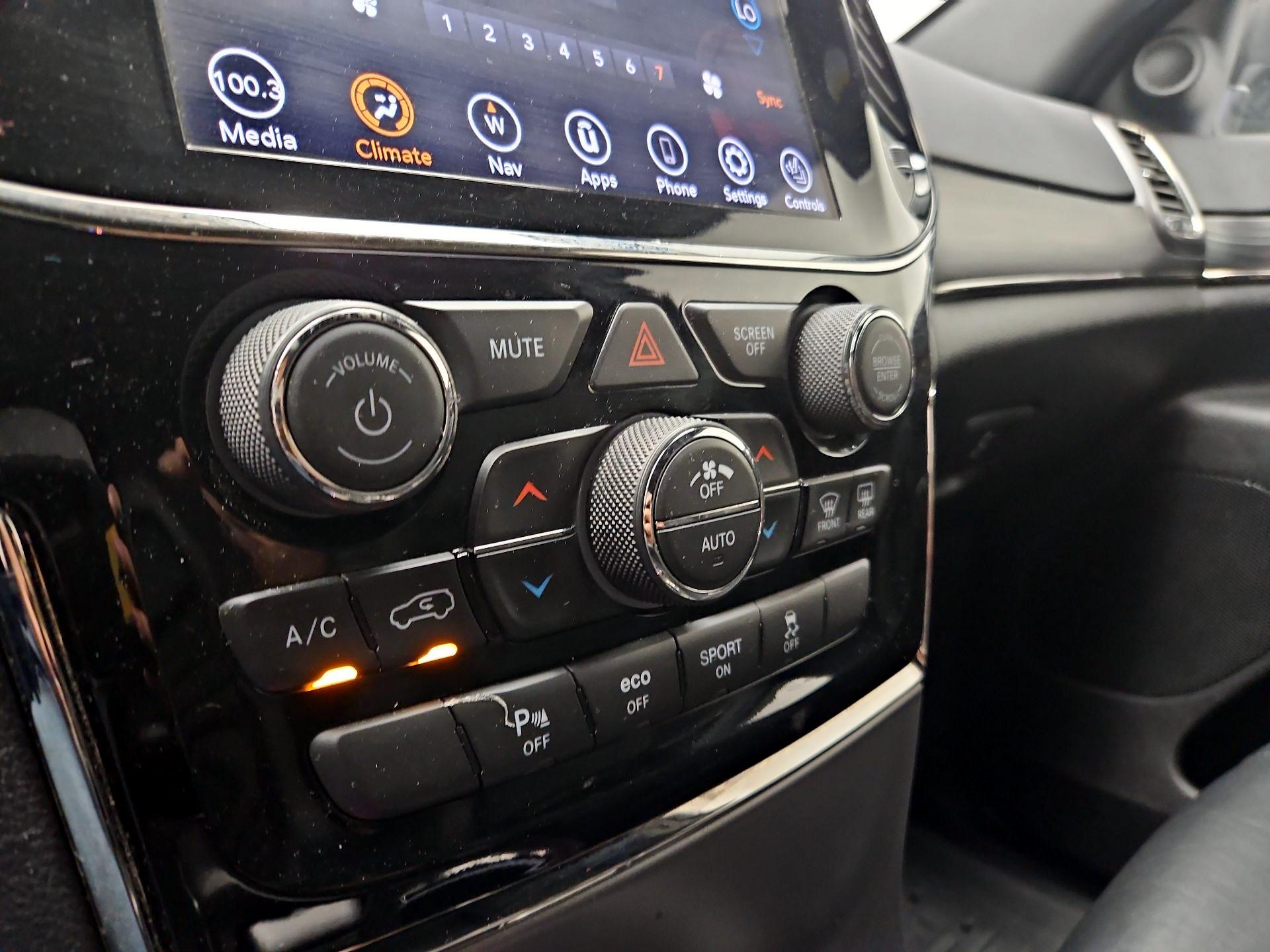 Thumbnail: 2020 Jeep Grand Cherokee - 17