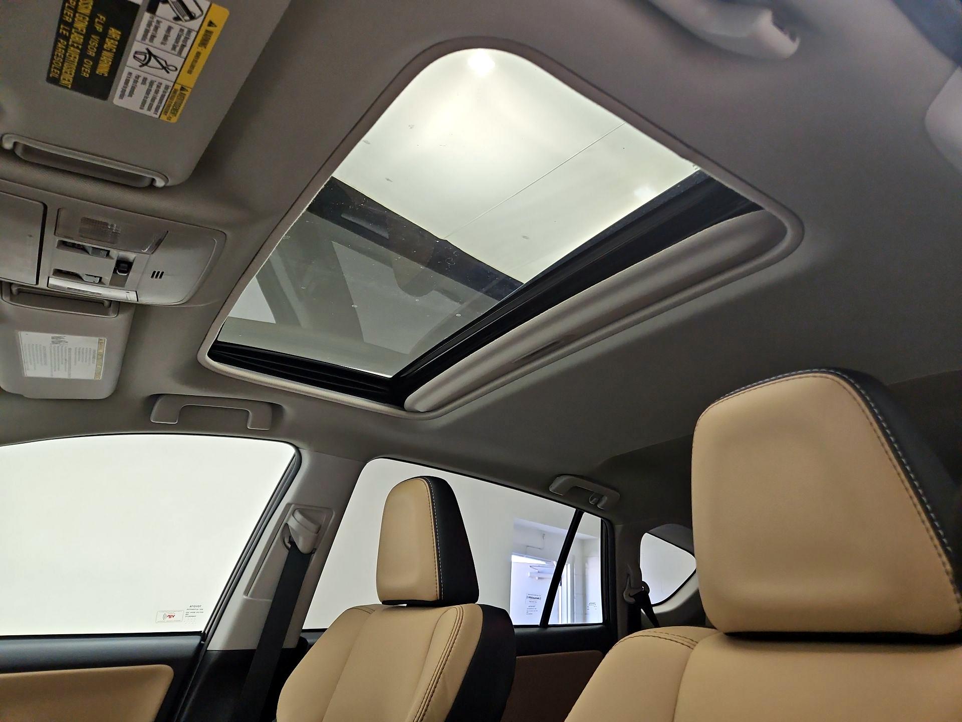 Thumbnail: 2018 Toyota RAV4 - 19