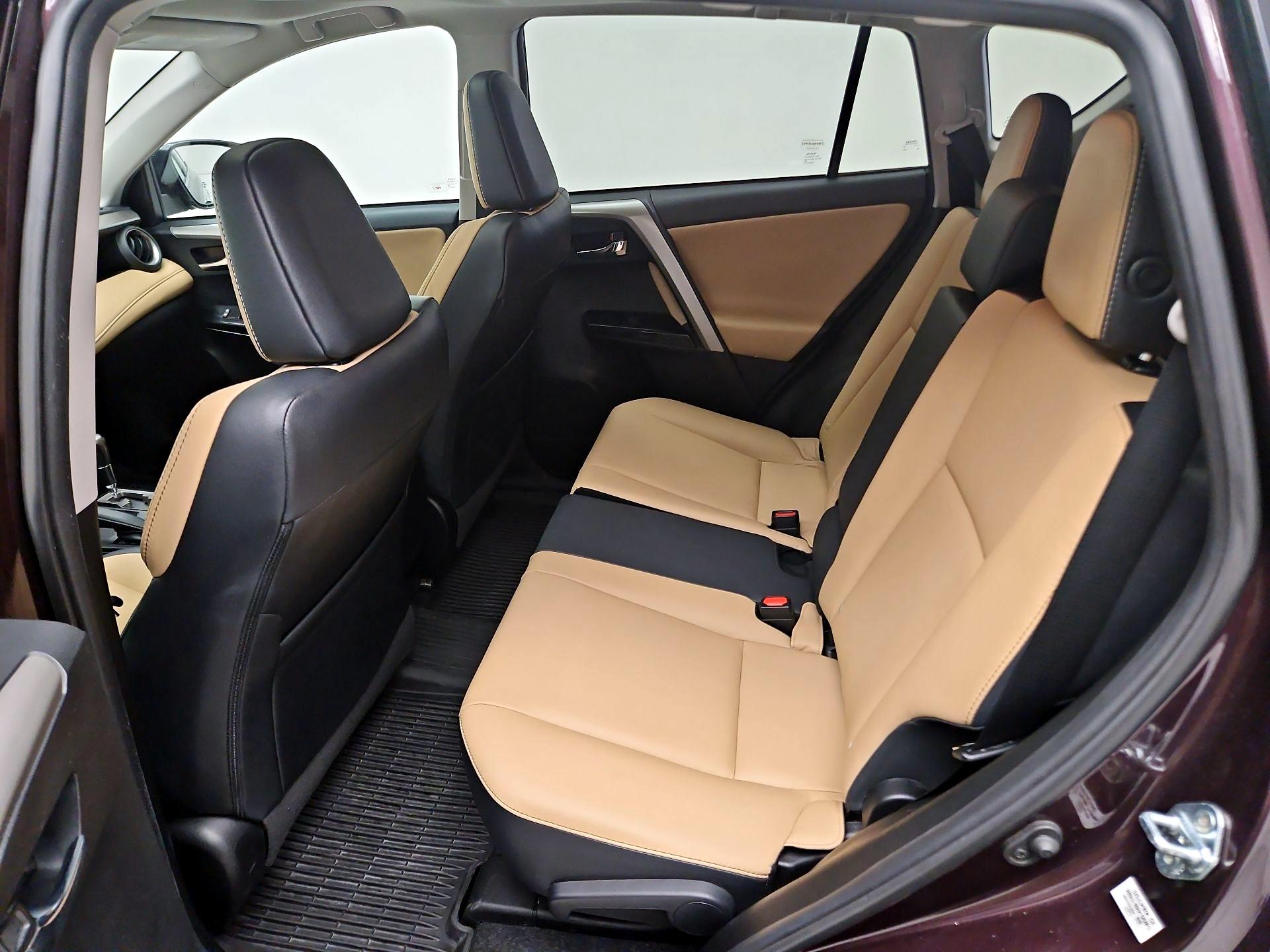 Thumbnail: 2018 Toyota RAV4 - 20