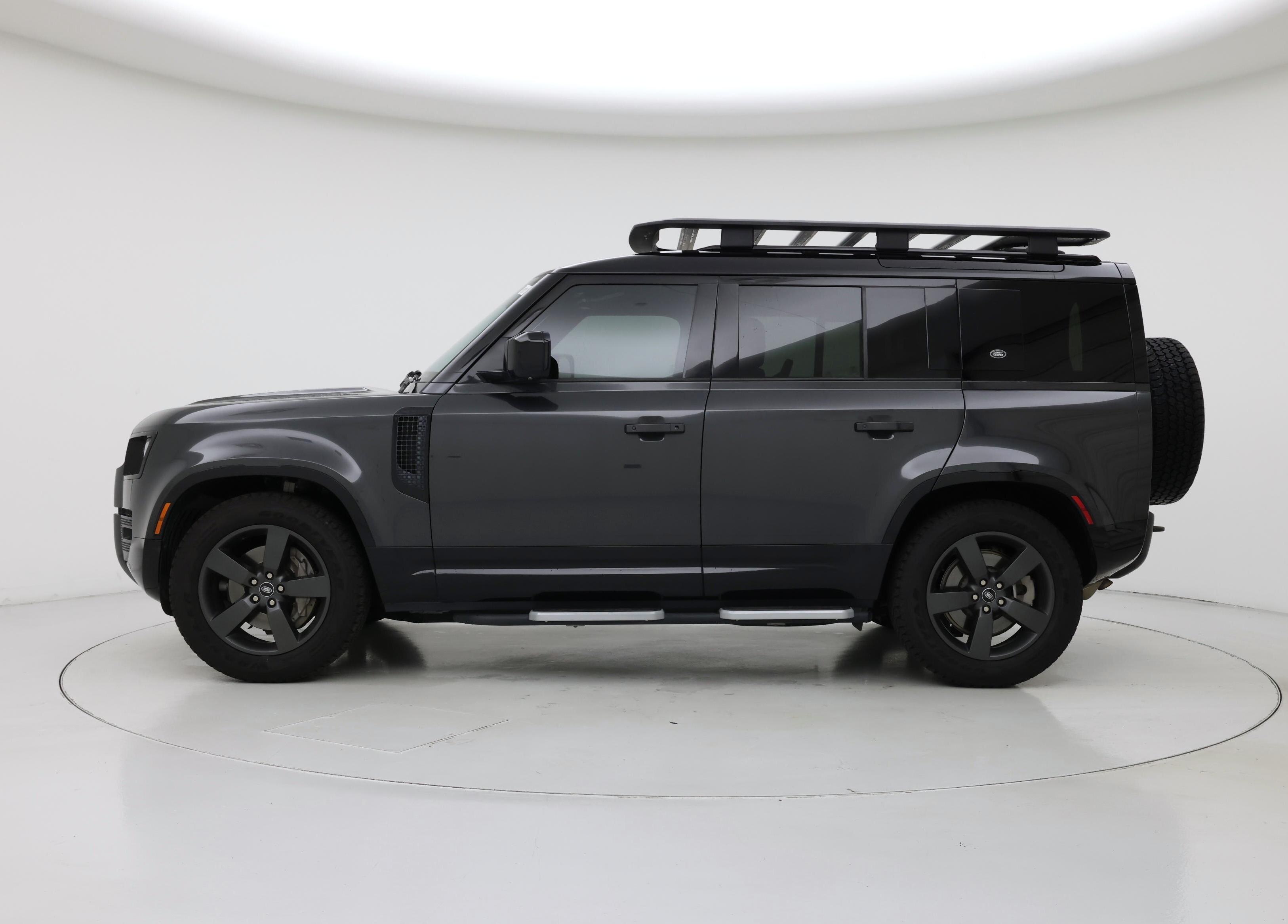 Thumbnail: 2022 Land Rover Defender - 3