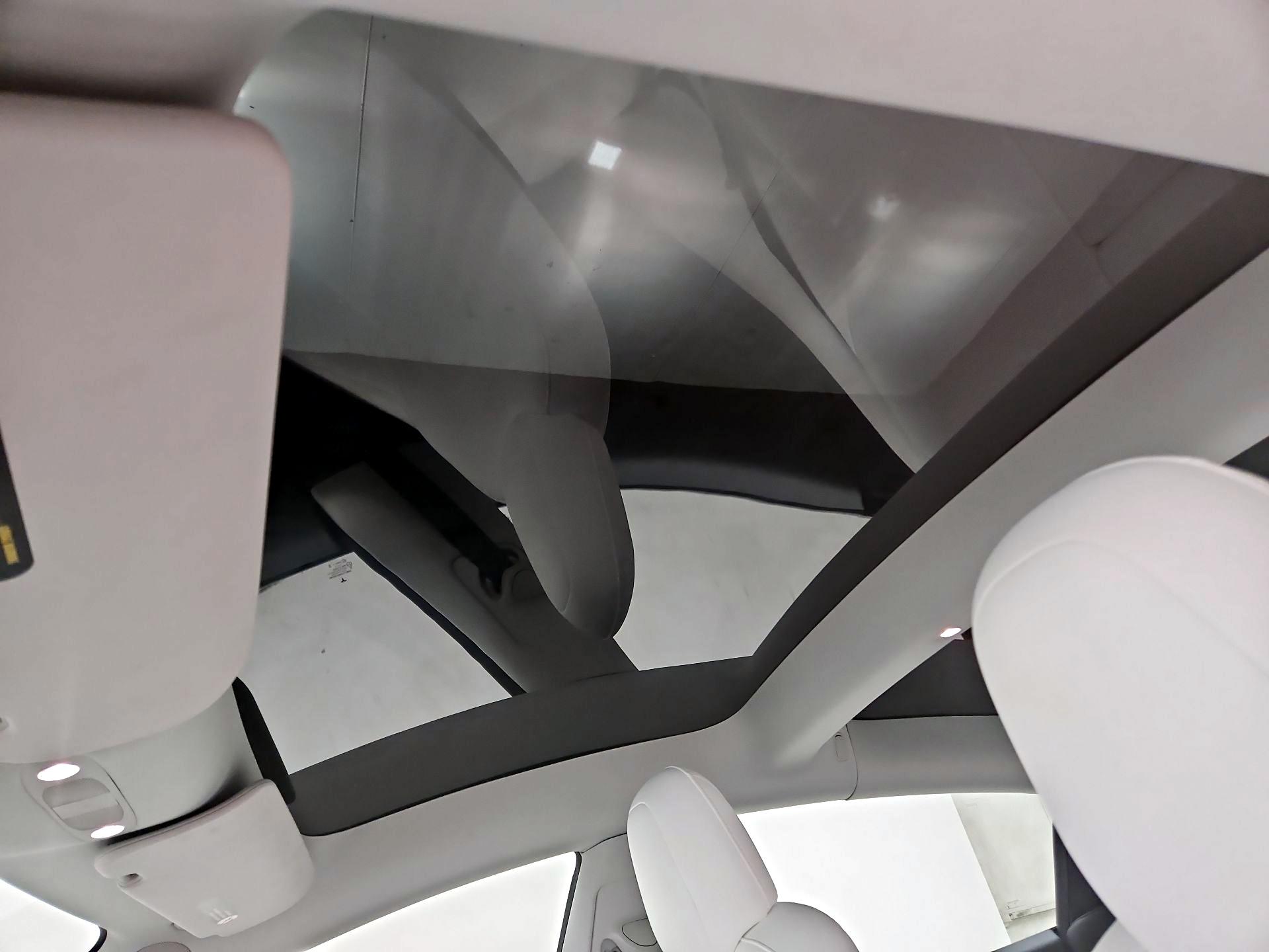 Thumbnail: 2022 Tesla Model 3 - 17