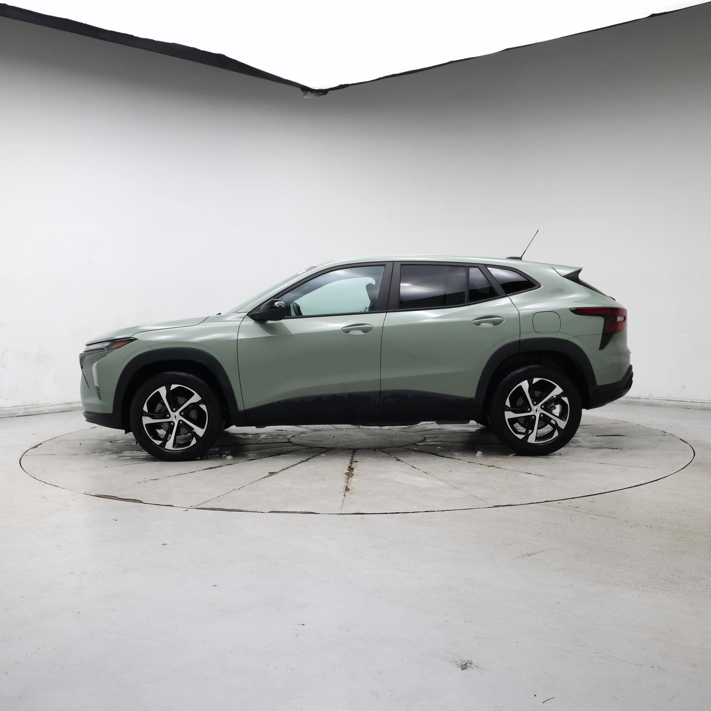 Thumbnail: 2024 Chevrolet Trax - 3