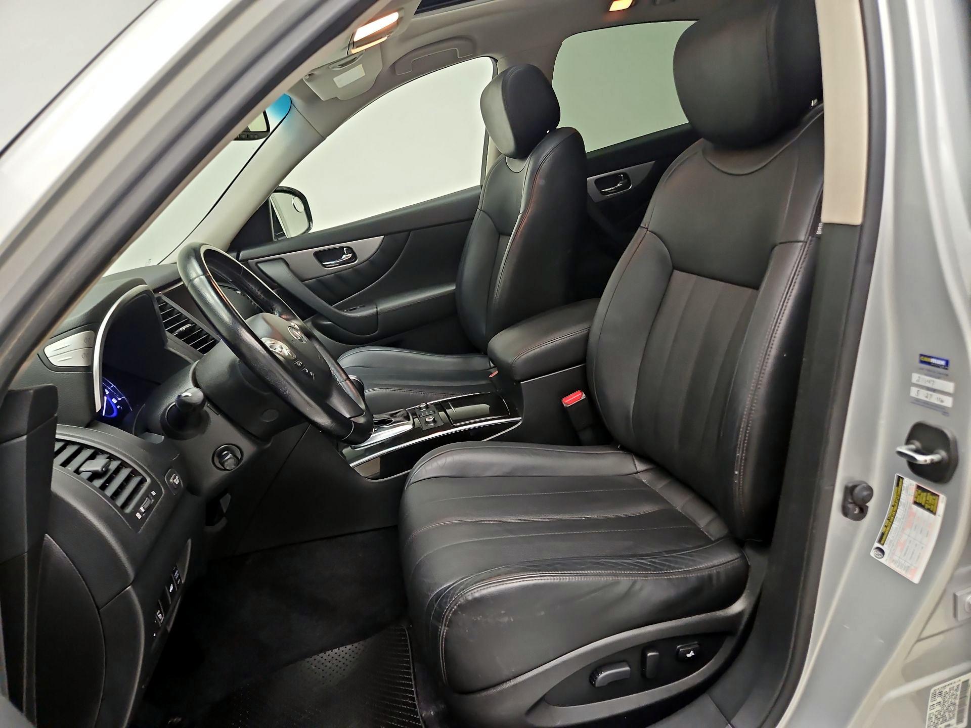 Thumbnail: 2015 INFINITI QX70 - 11