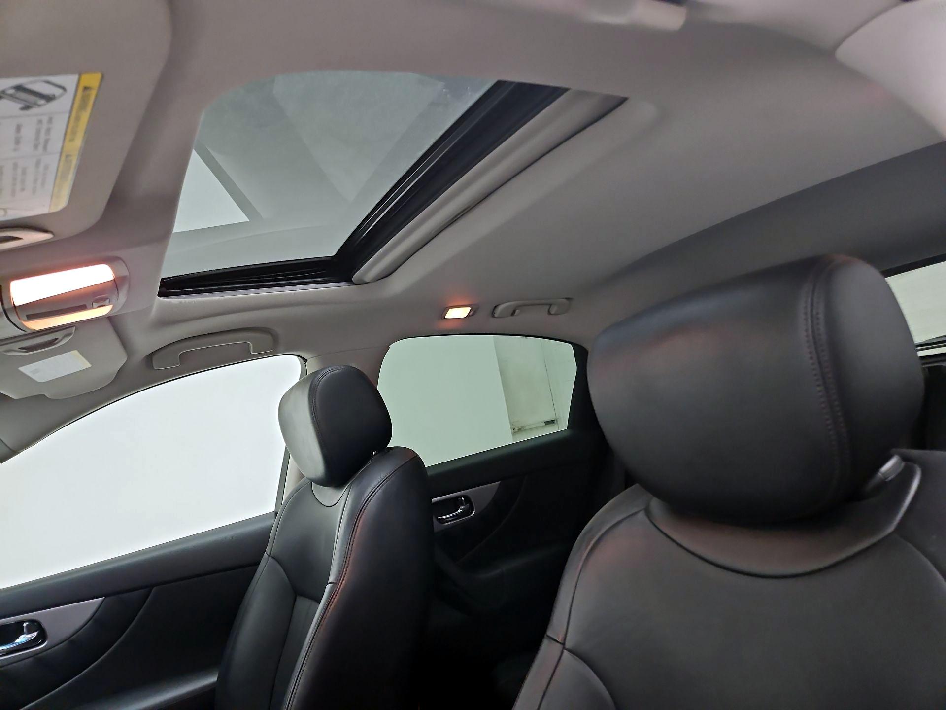 Thumbnail: 2015 INFINITI QX70 - 20