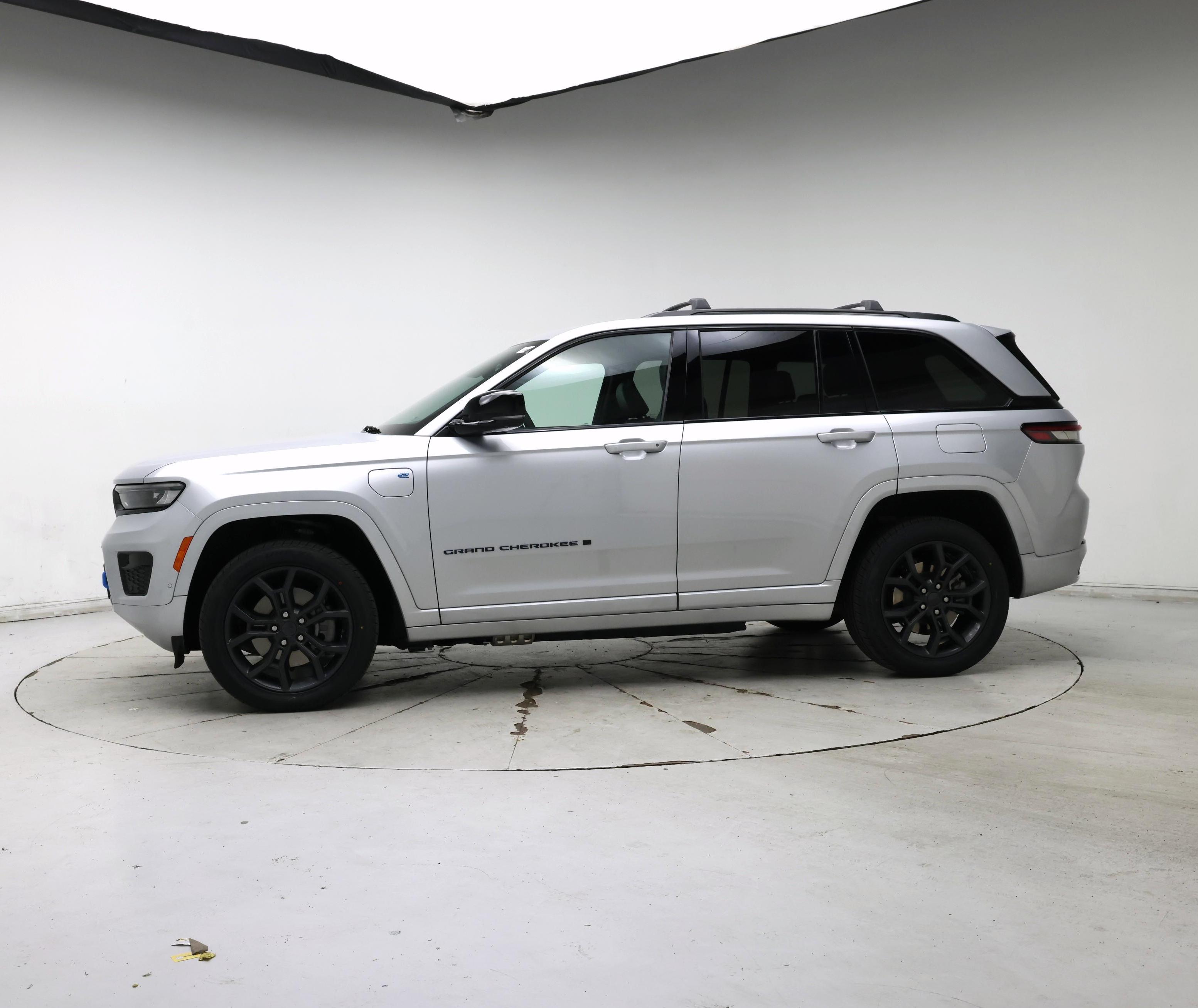 Thumbnail: 2024 Jeep Grand Cherokee - 3