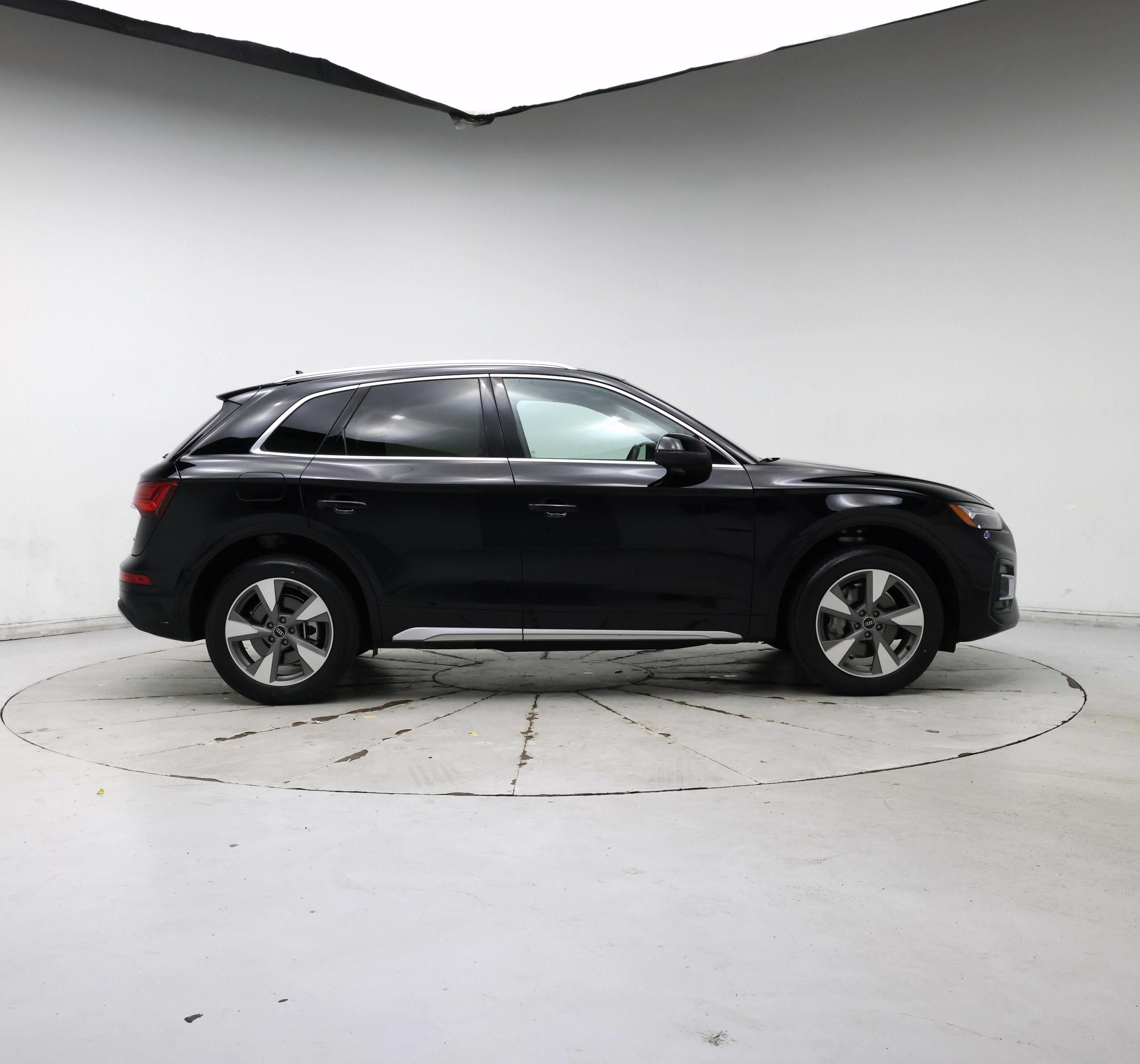 Thumbnail: 2023 Audi Q5 - 7