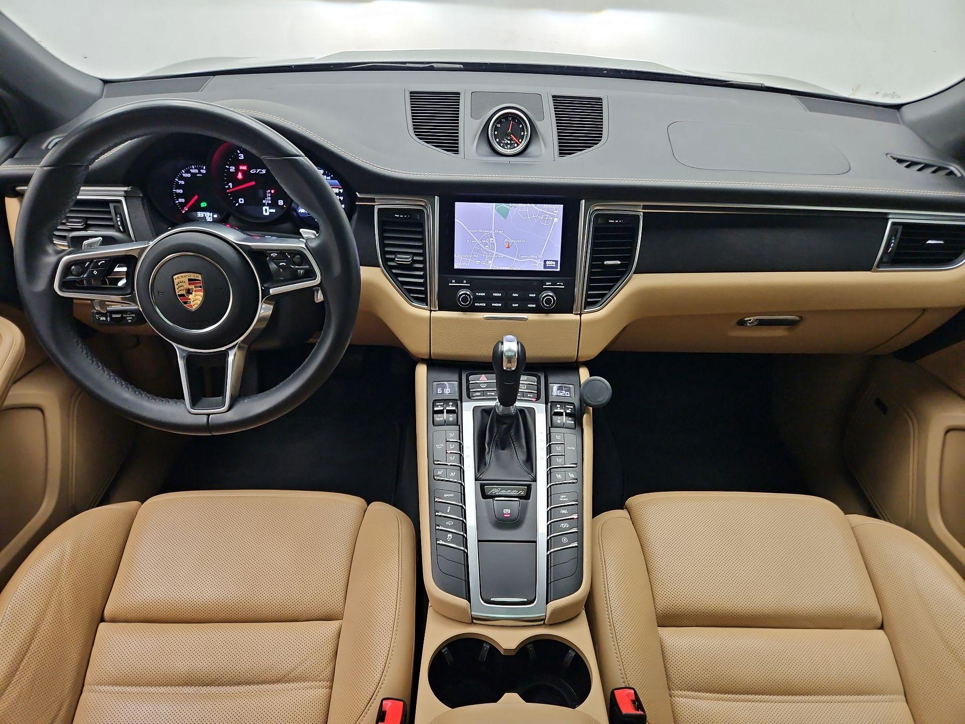 Thumbnail: 2017 Porsche Macan - 9
