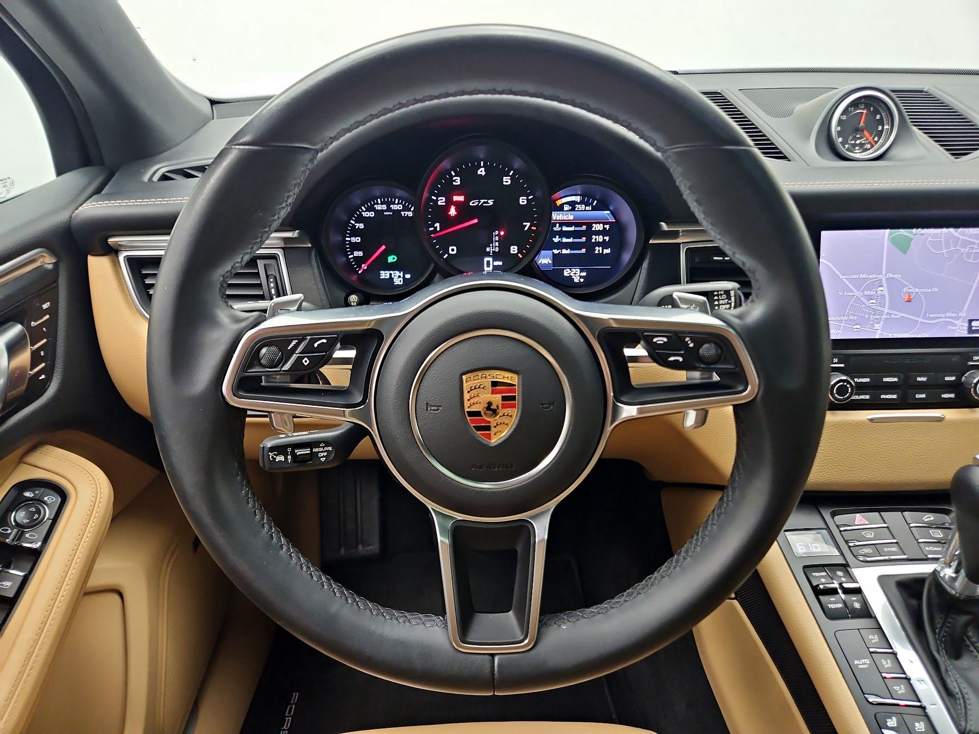 Thumbnail: 2017 Porsche Macan - 10