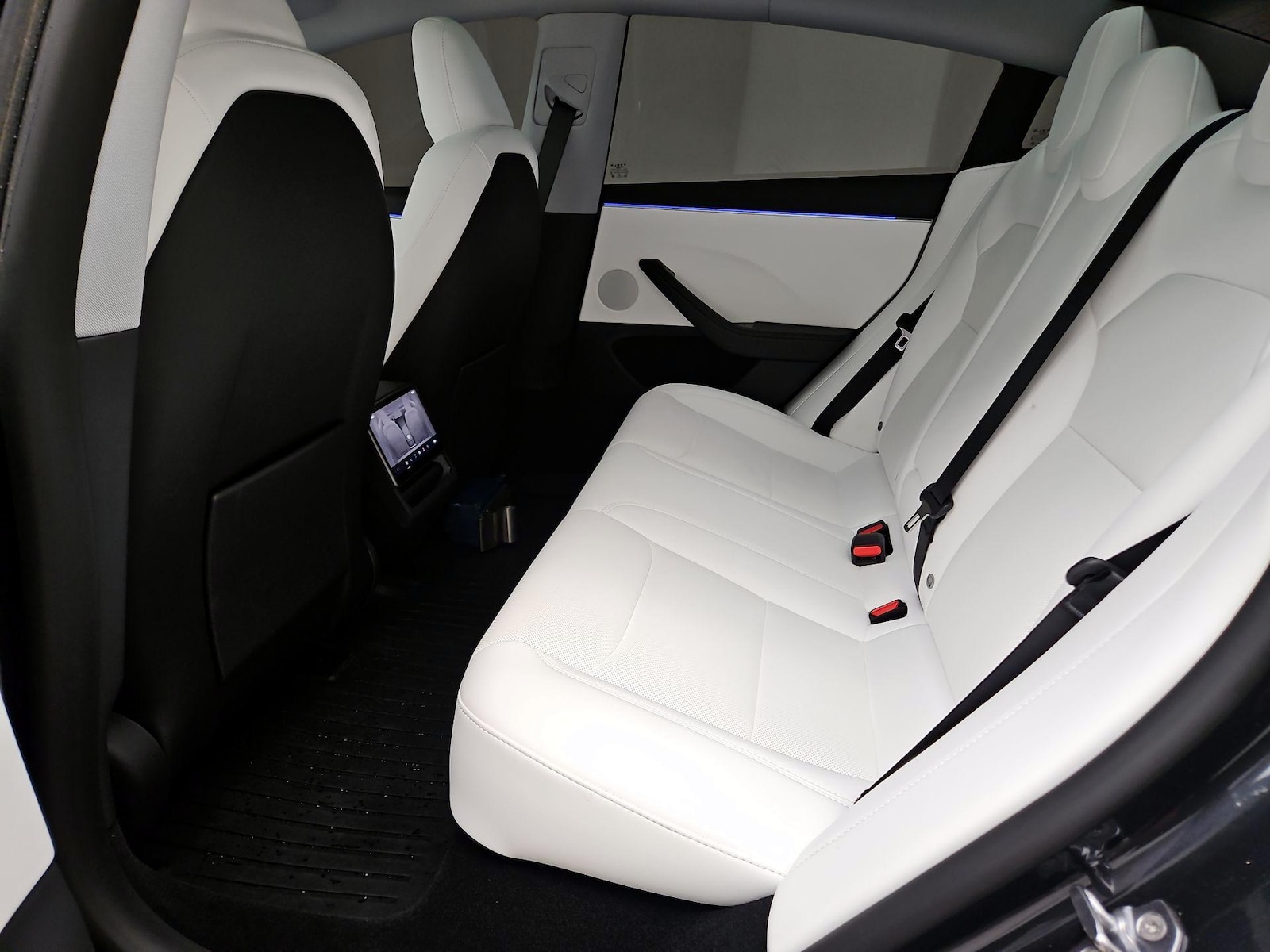 2025 Tesla Model 3 Long Range - Photo 21