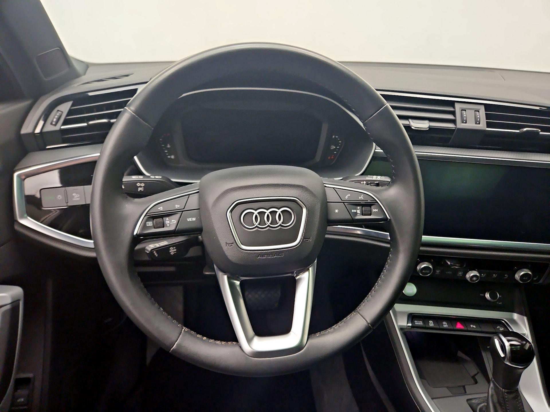 Thumbnail: 2020 Audi Q3 - 10
