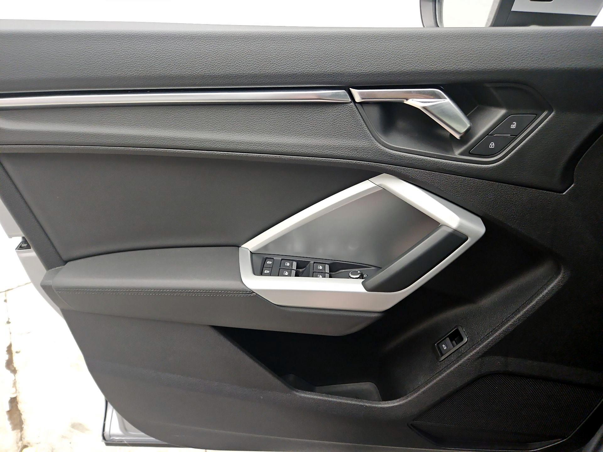 Thumbnail: 2020 Audi Q3 - 12