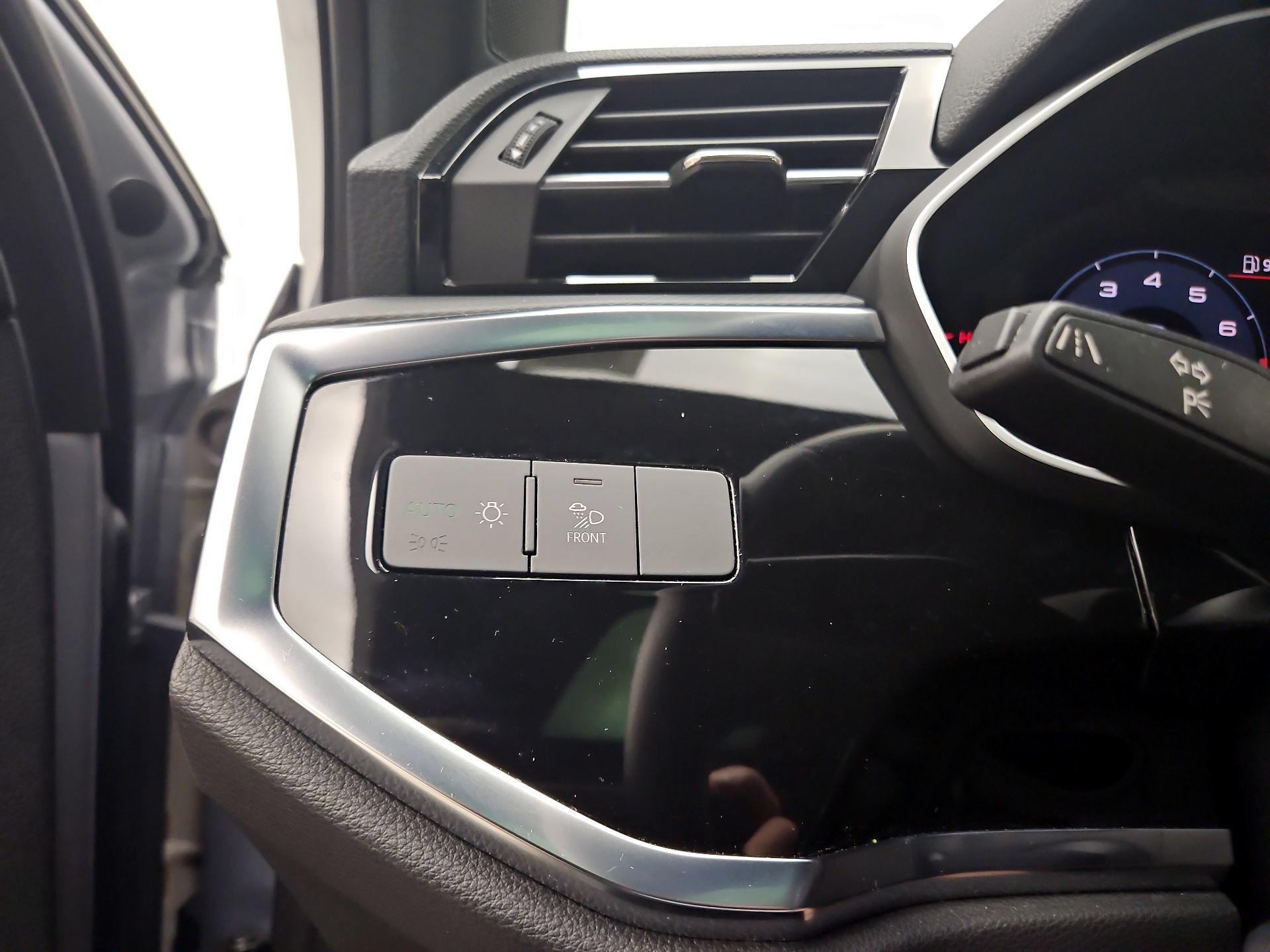 Thumbnail: 2020 Audi Q3 - 13