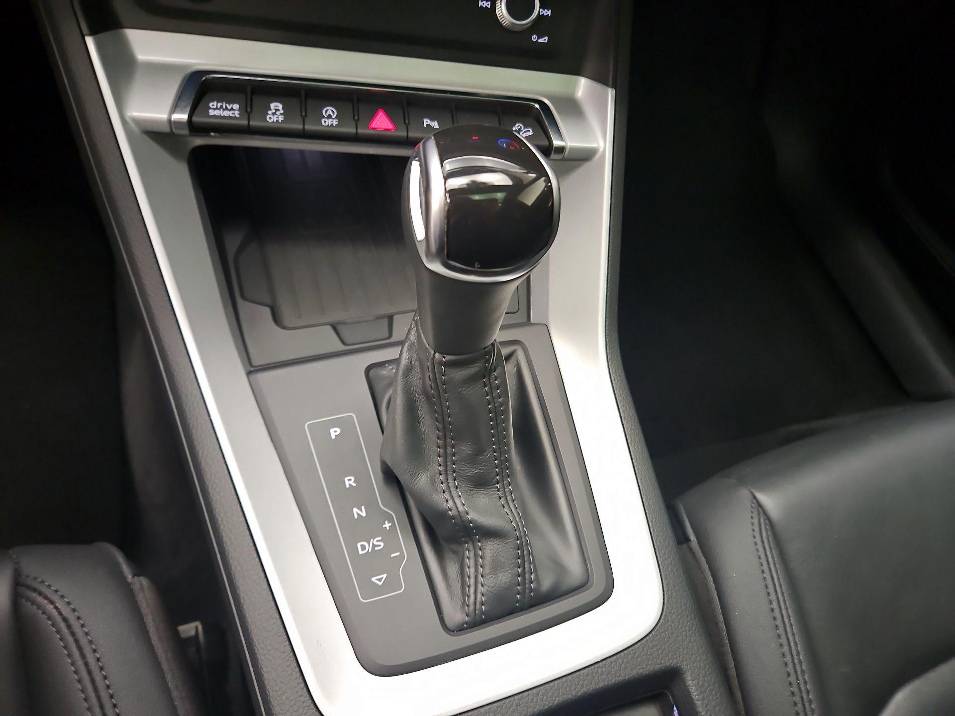 Thumbnail: 2020 Audi Q3 - 17