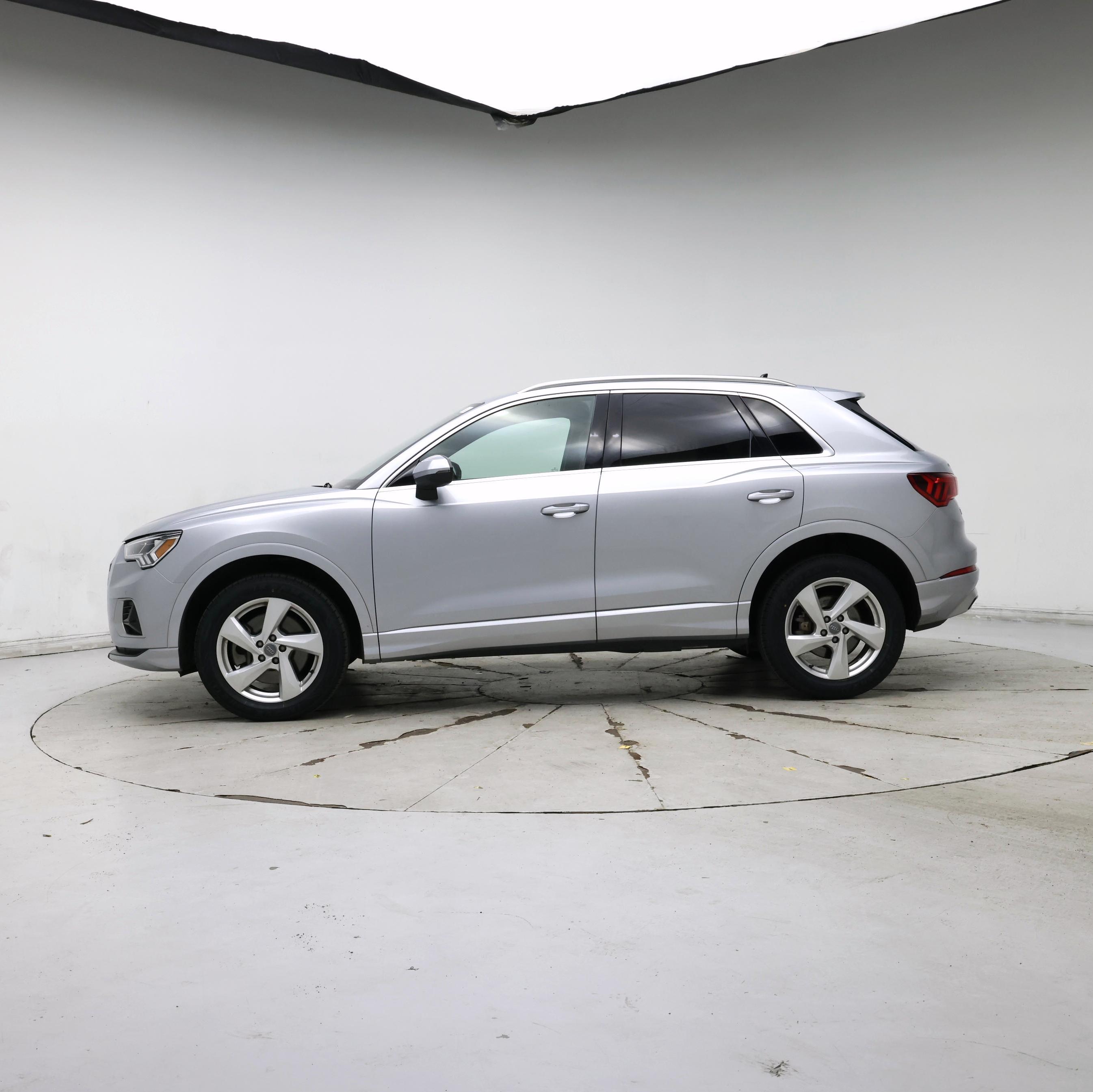 Thumbnail: 2020 Audi Q3 - 3