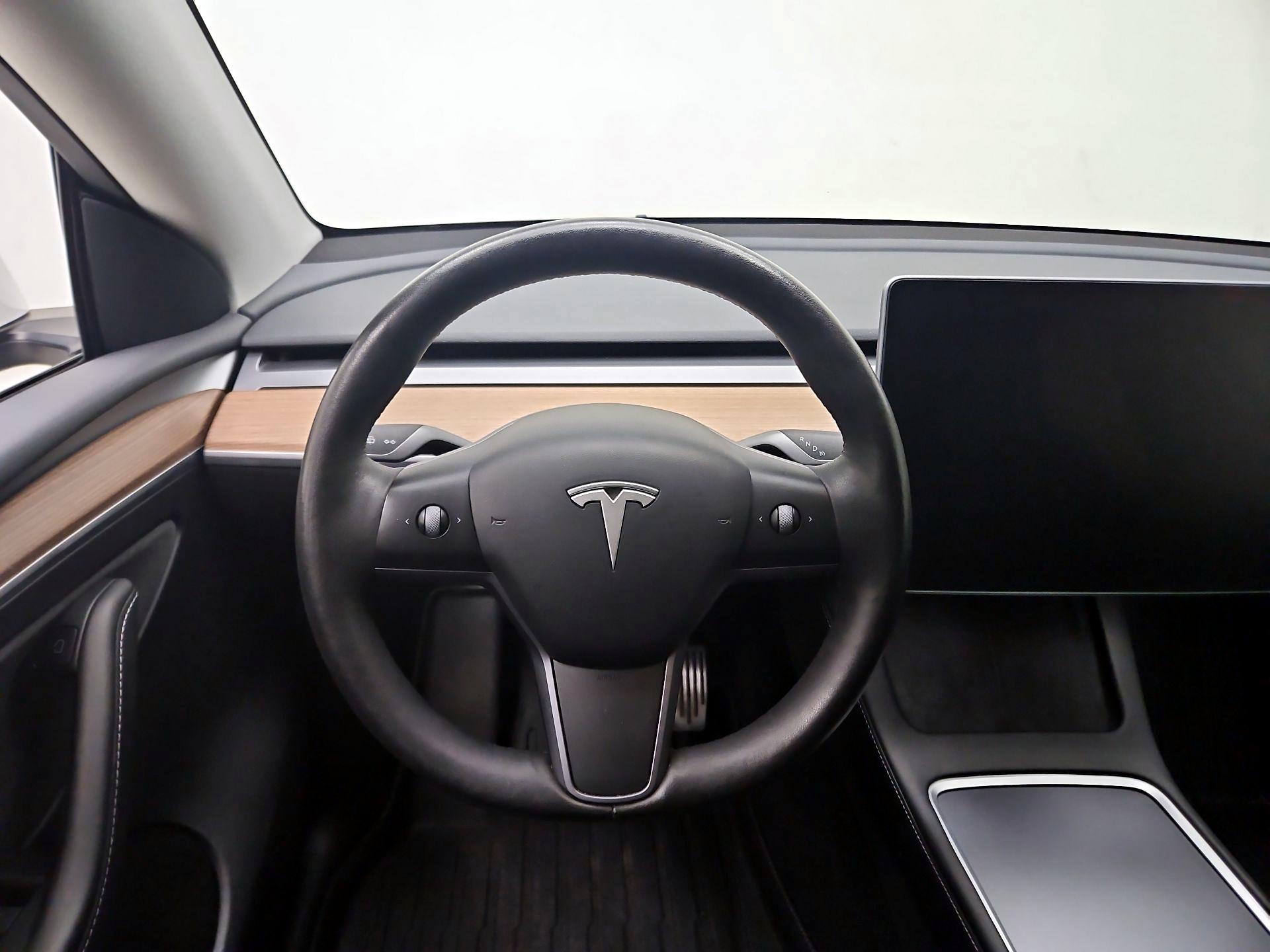 Thumbnail: 2023 Tesla Model Y - 10