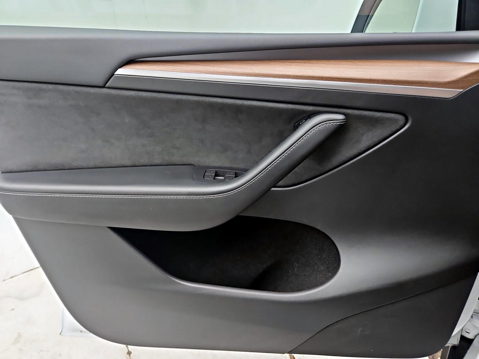 Thumbnail: 2023 Tesla Model Y - 12