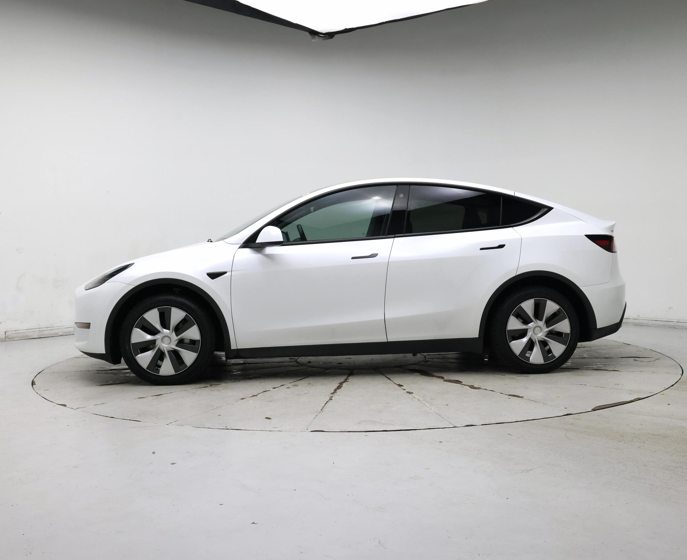 Thumbnail: 2023 Tesla Model Y - 3