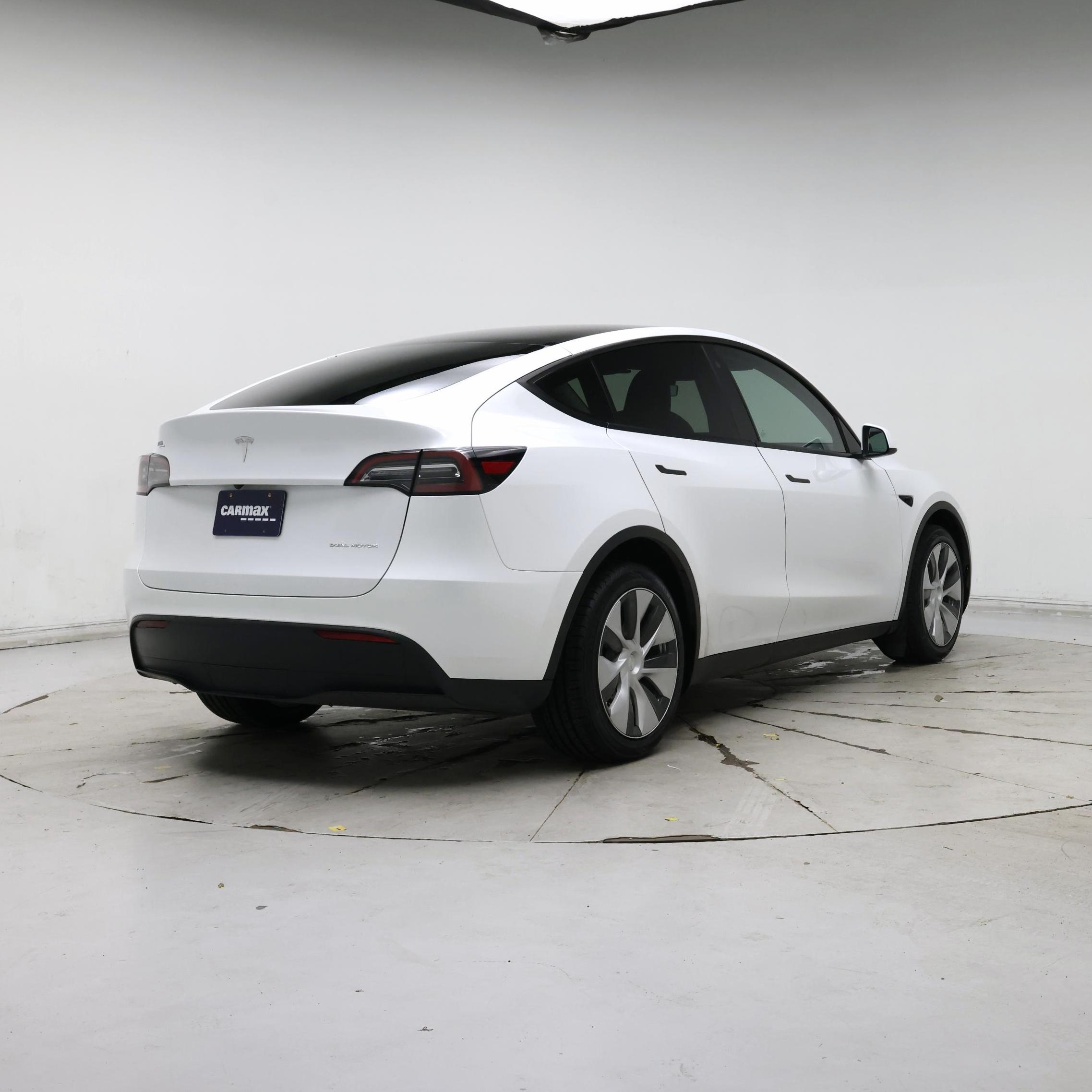 Thumbnail: 2023 Tesla Model Y - 8