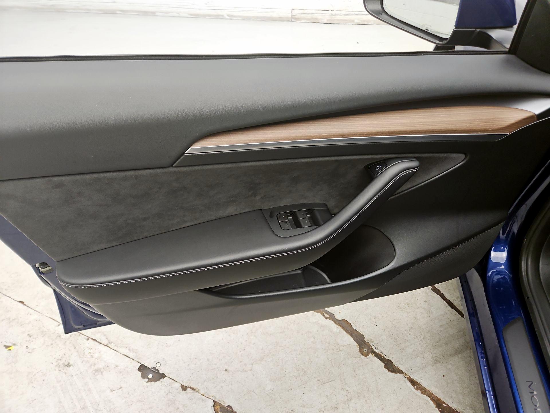 Thumbnail: 2023 Tesla Model 3 - 12