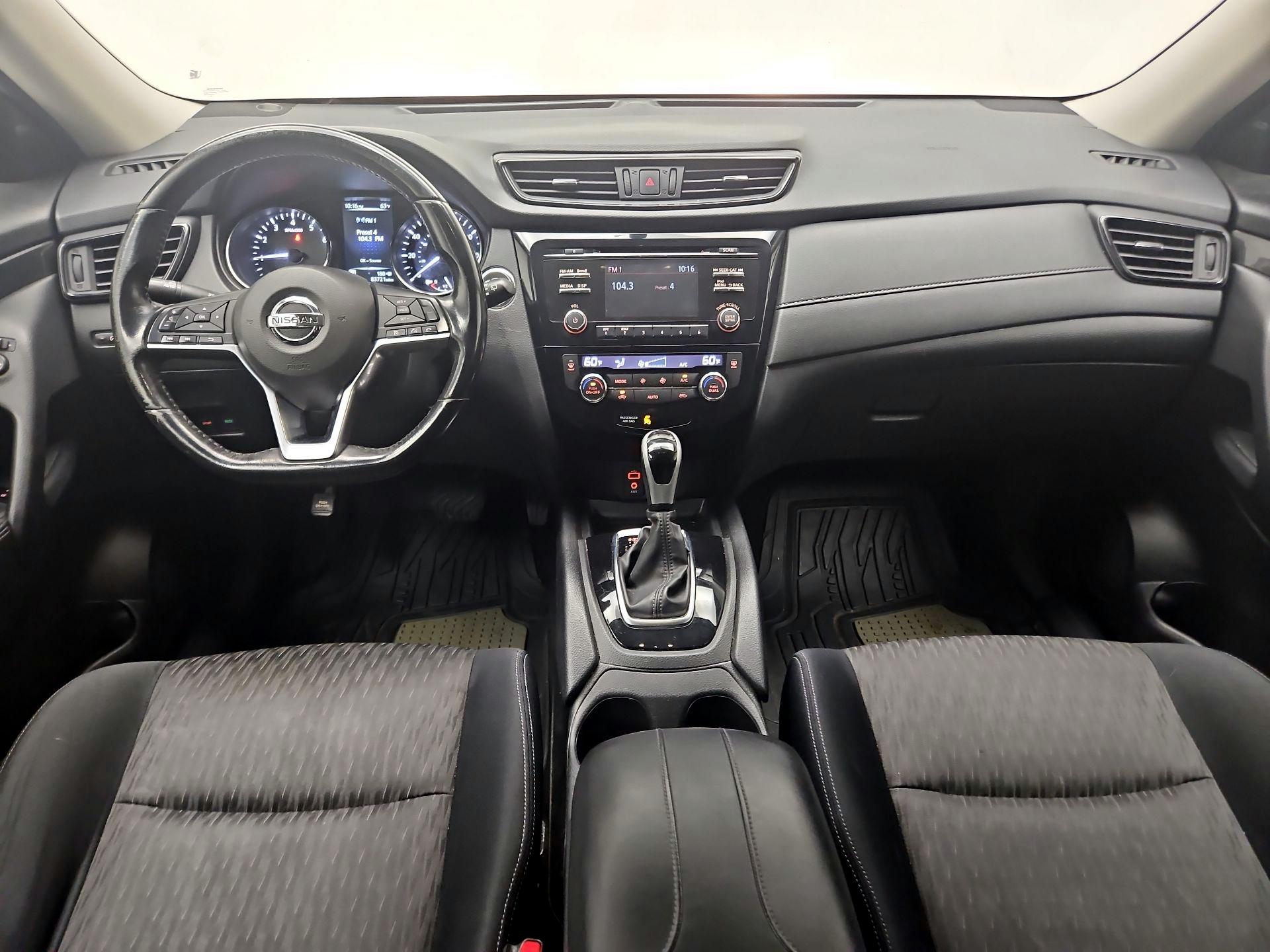 Thumbnail: 2017 Nissan Rogue - 9