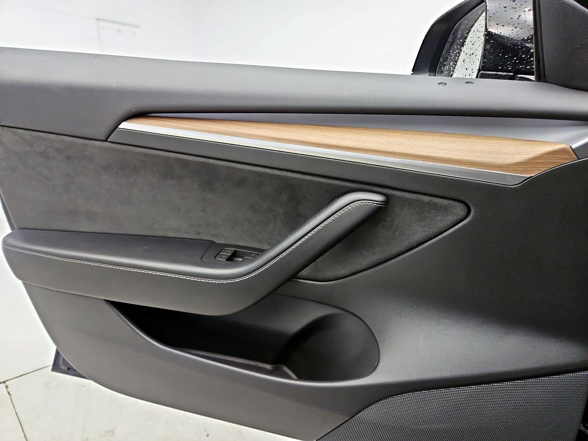 Thumbnail: 2021 Tesla Model 3 - 12