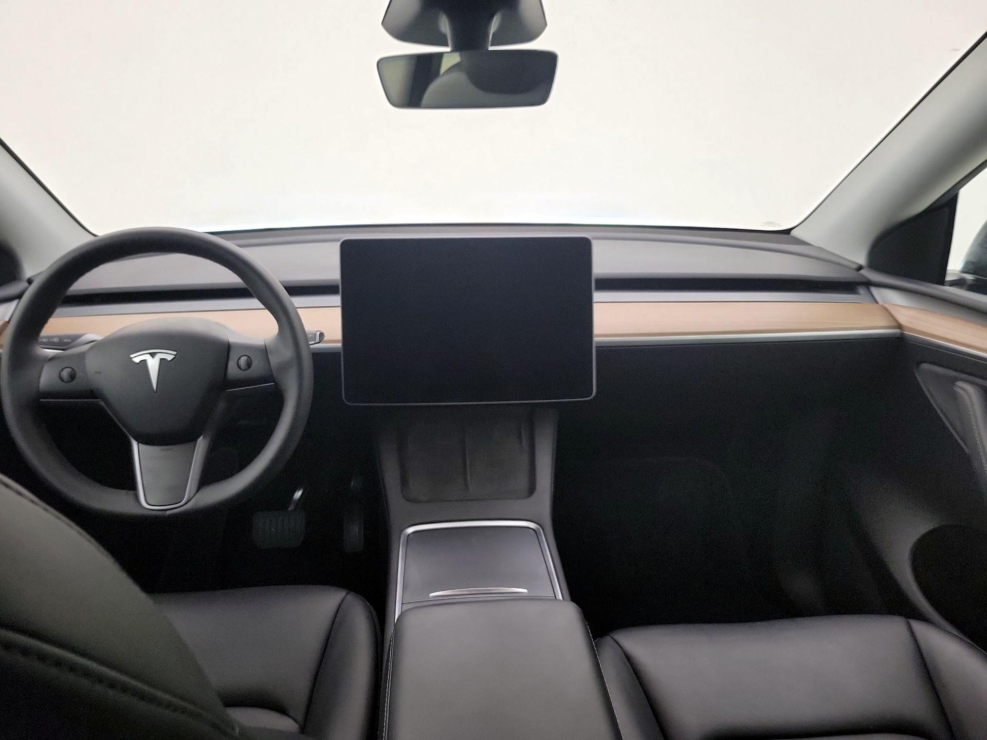 Thumbnail: 2025 Tesla Model Y - 9