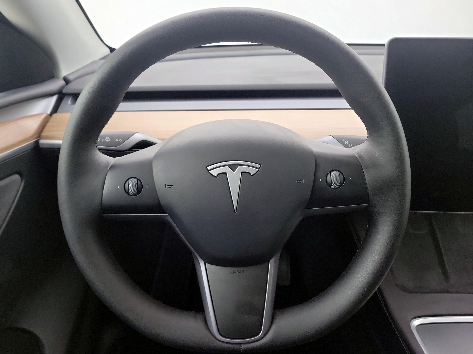 Thumbnail: 2025 Tesla Model Y - 10