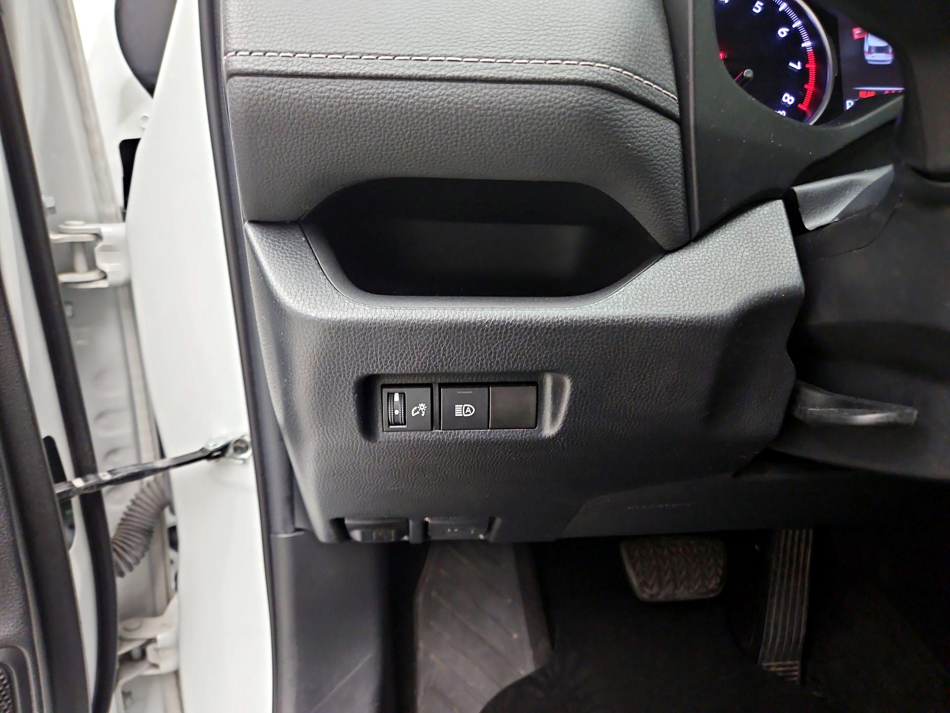 Thumbnail: 2021 Toyota RAV4 - 13