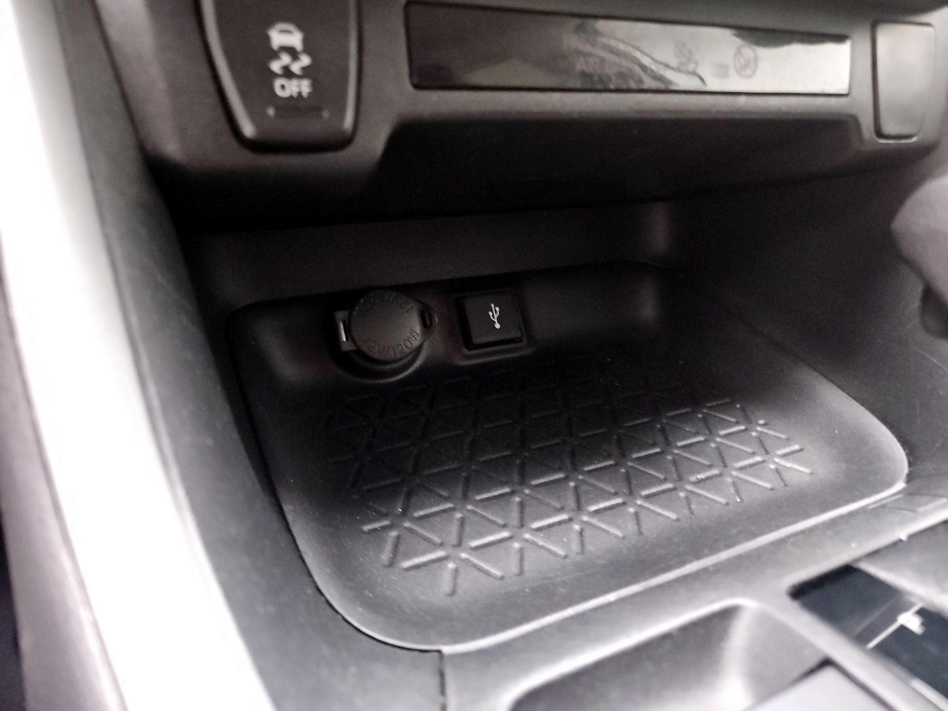 Thumbnail: 2021 Toyota RAV4 - 19