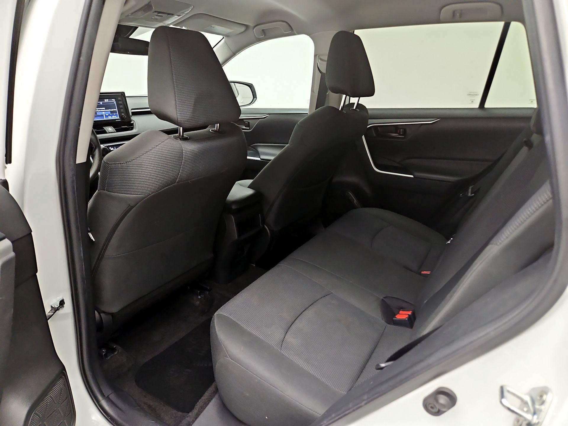 Thumbnail: 2021 Toyota RAV4 - 20