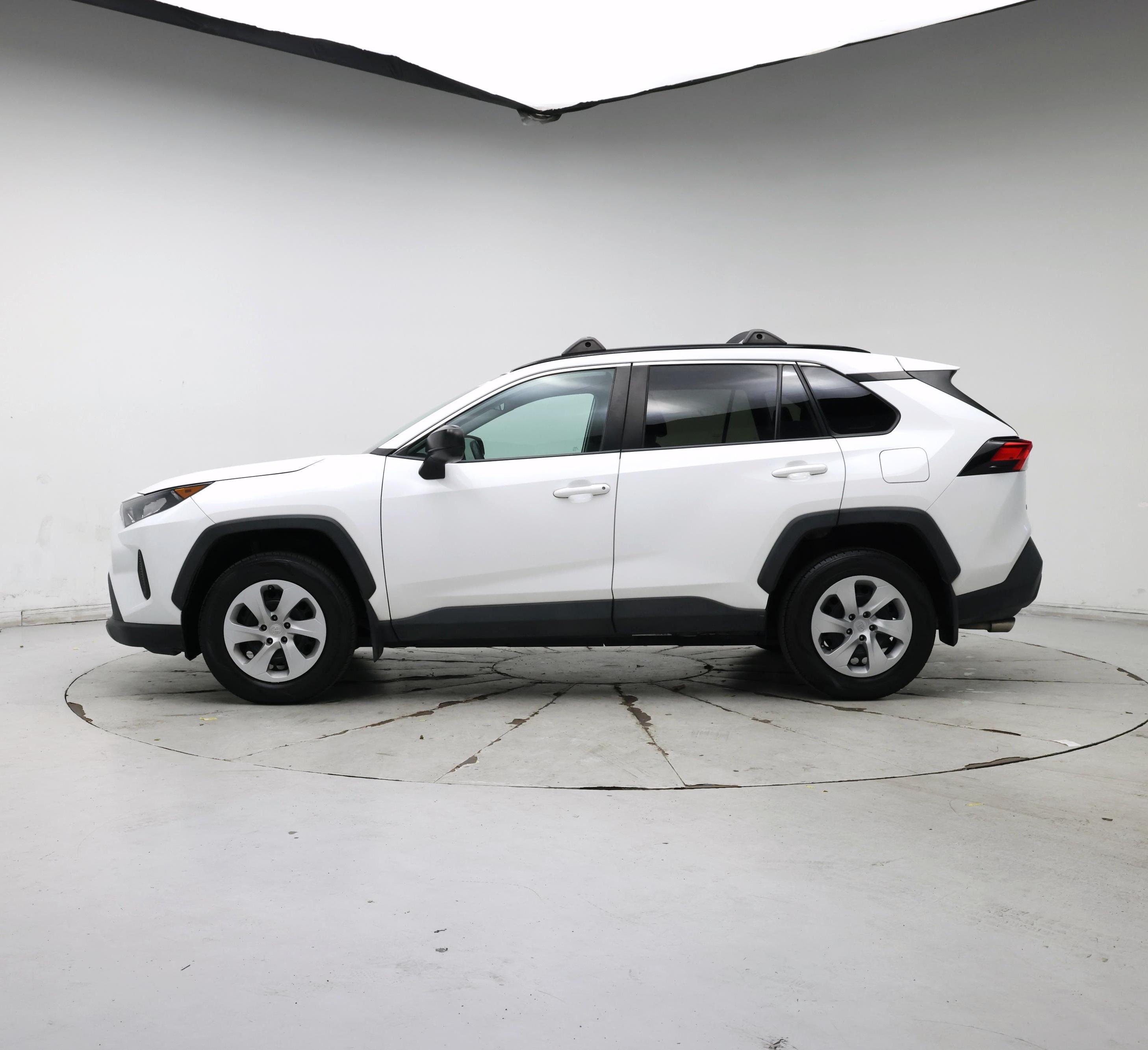 Thumbnail: 2021 Toyota RAV4 - 3