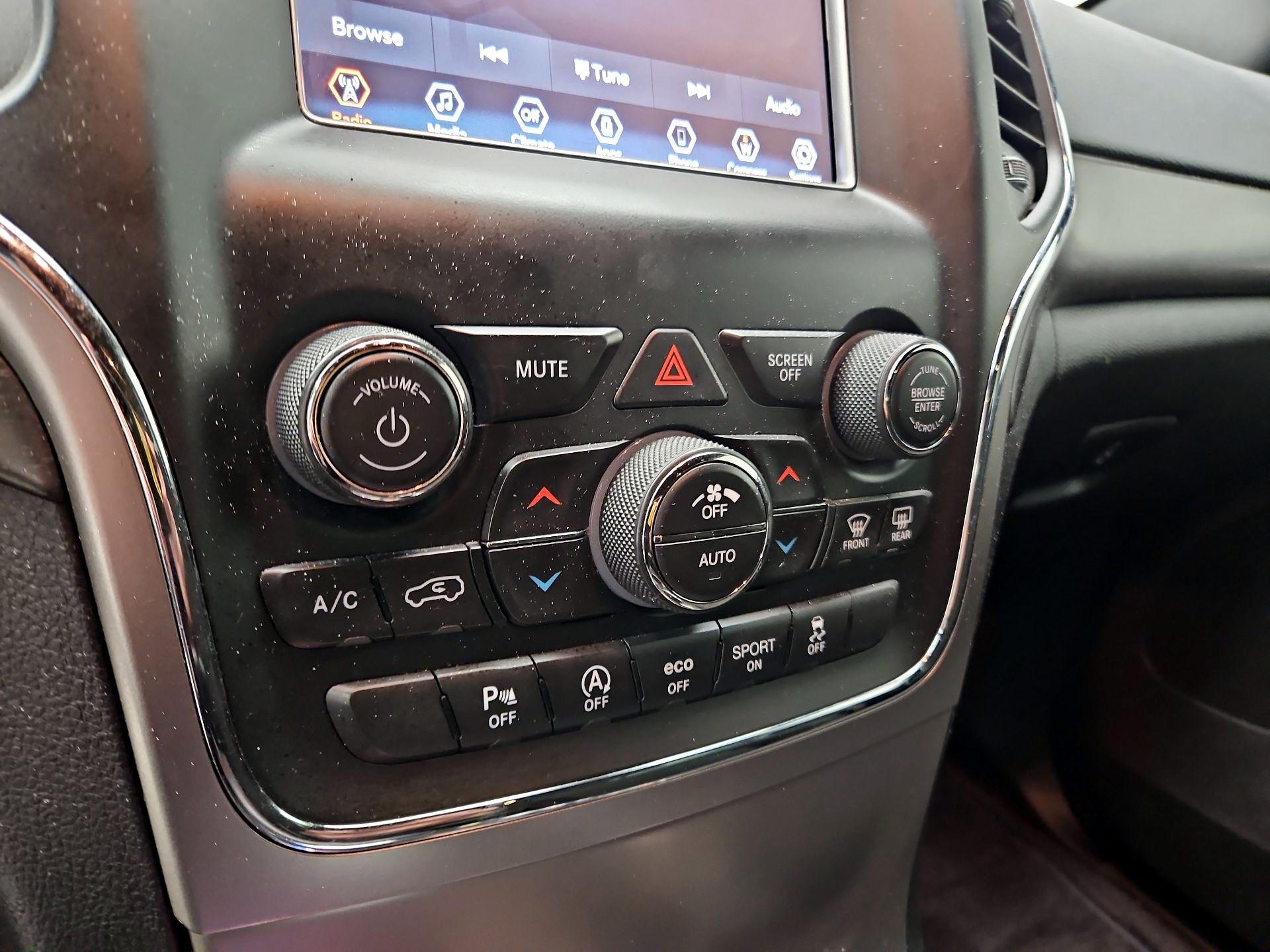 Thumbnail: 2018 Jeep Grand Cherokee - 16