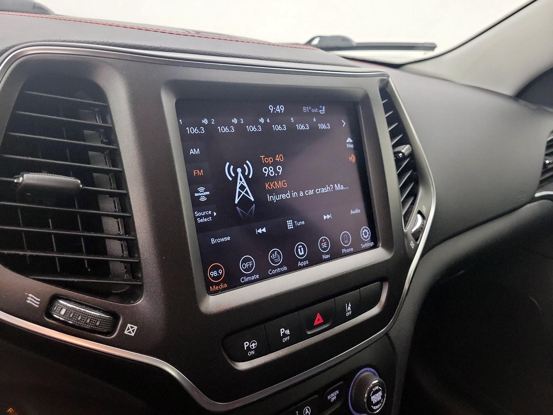 Thumbnail: 2019 Jeep Cherokee - 15