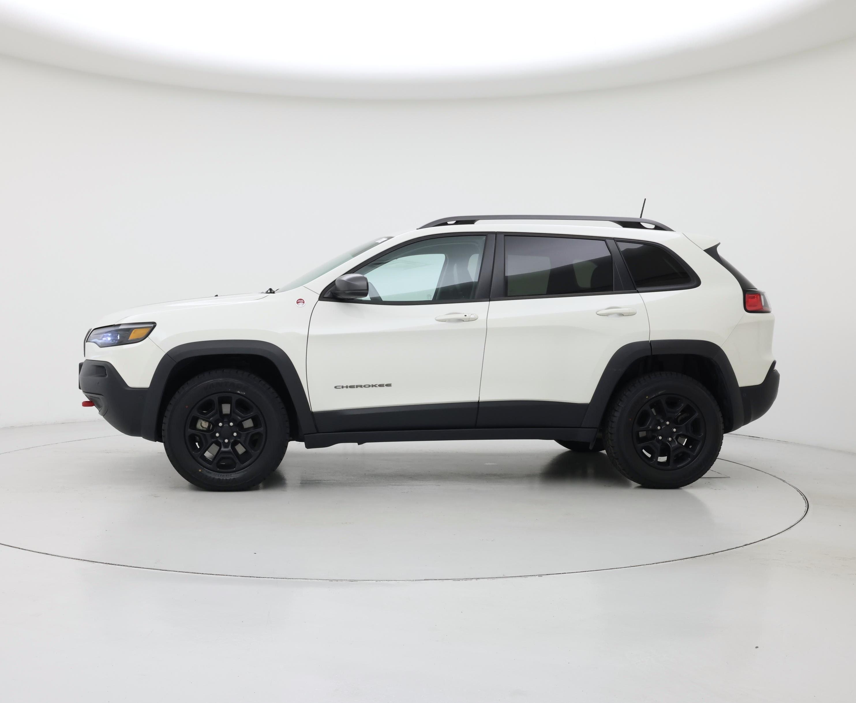 Thumbnail: 2019 Jeep Cherokee - 3