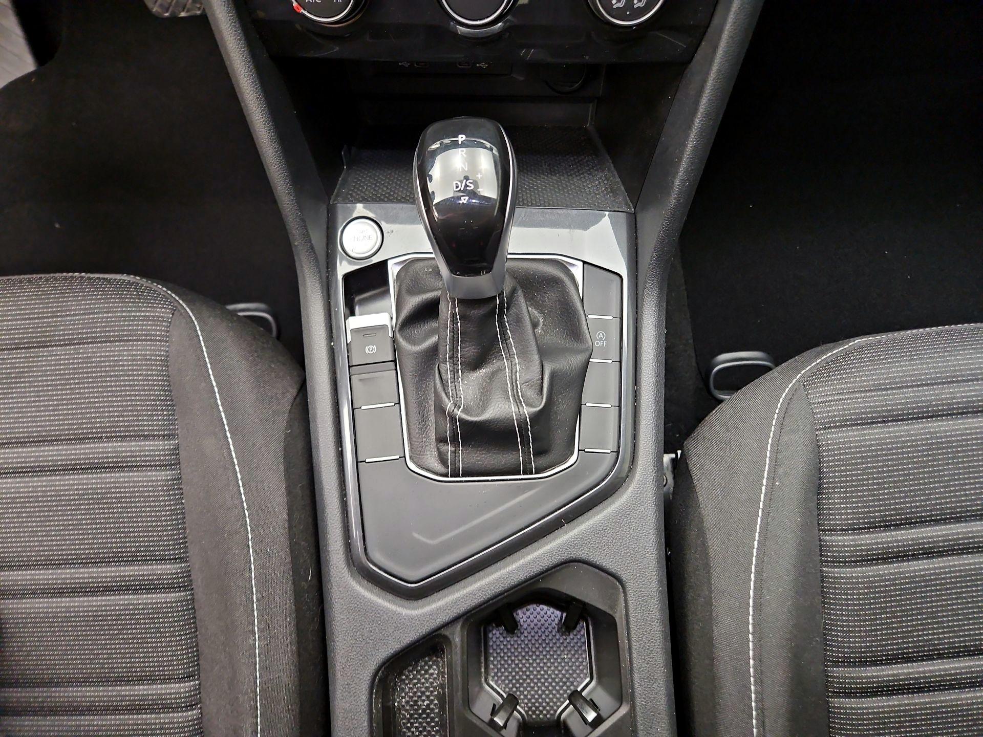 Thumbnail: 2023 Volkswagen Tiguan - 17