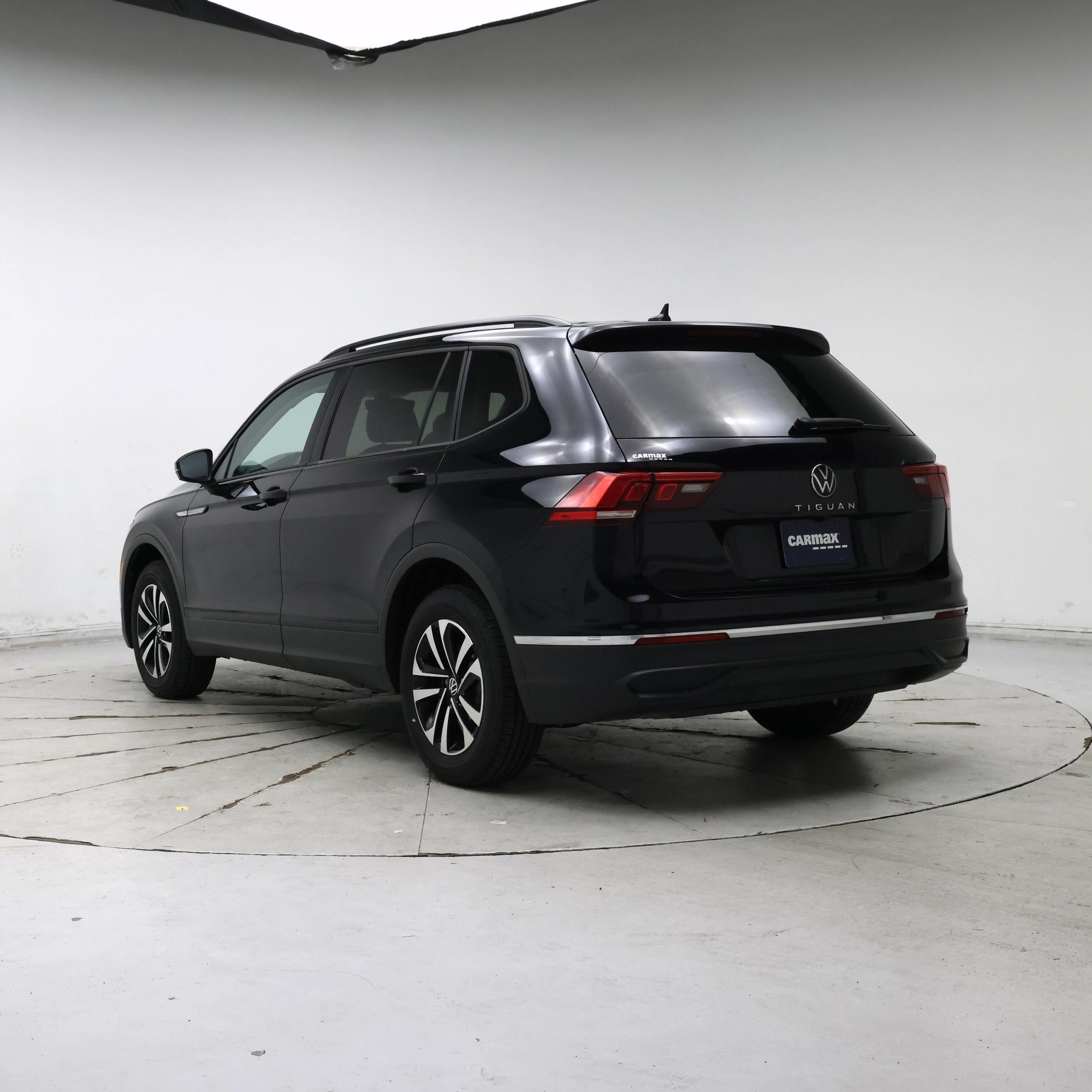 Thumbnail: 2023 Volkswagen Tiguan - 2