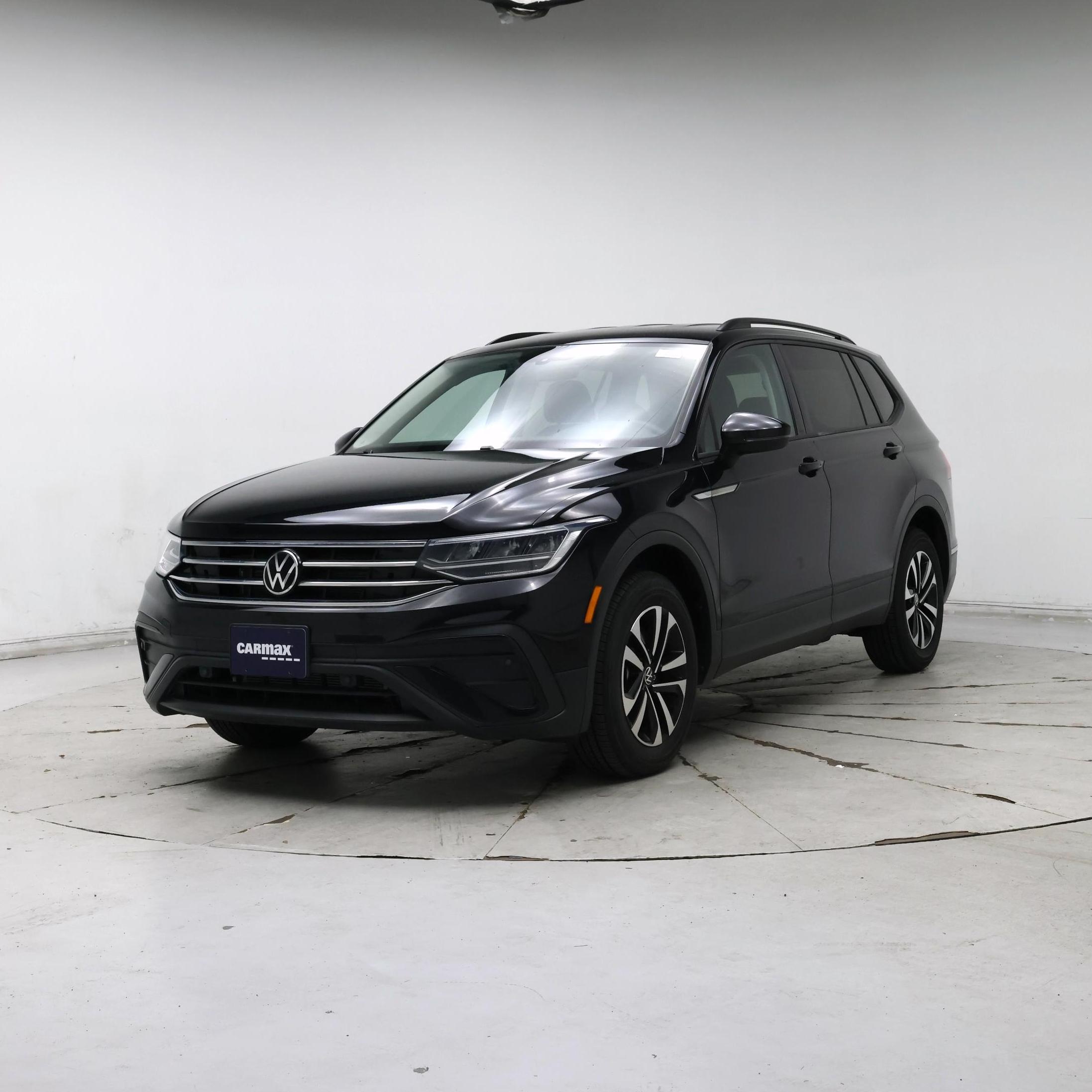Thumbnail: 2023 Volkswagen Tiguan - 4