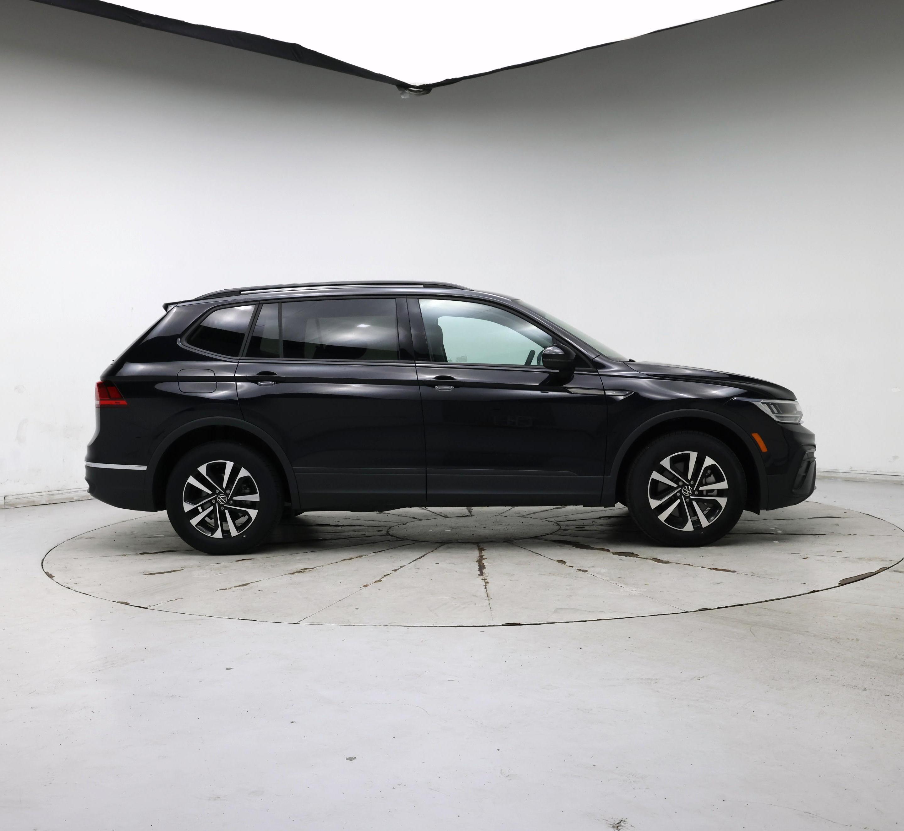 Thumbnail: 2023 Volkswagen Tiguan - 7