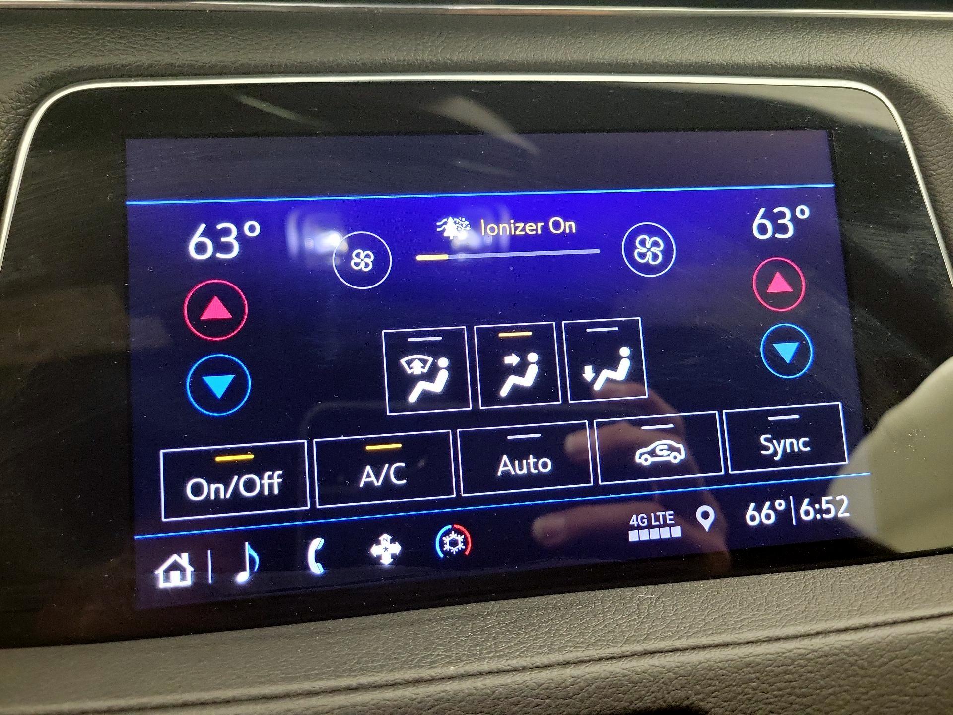 Thumbnail: 2019 Cadillac XT4 - 16